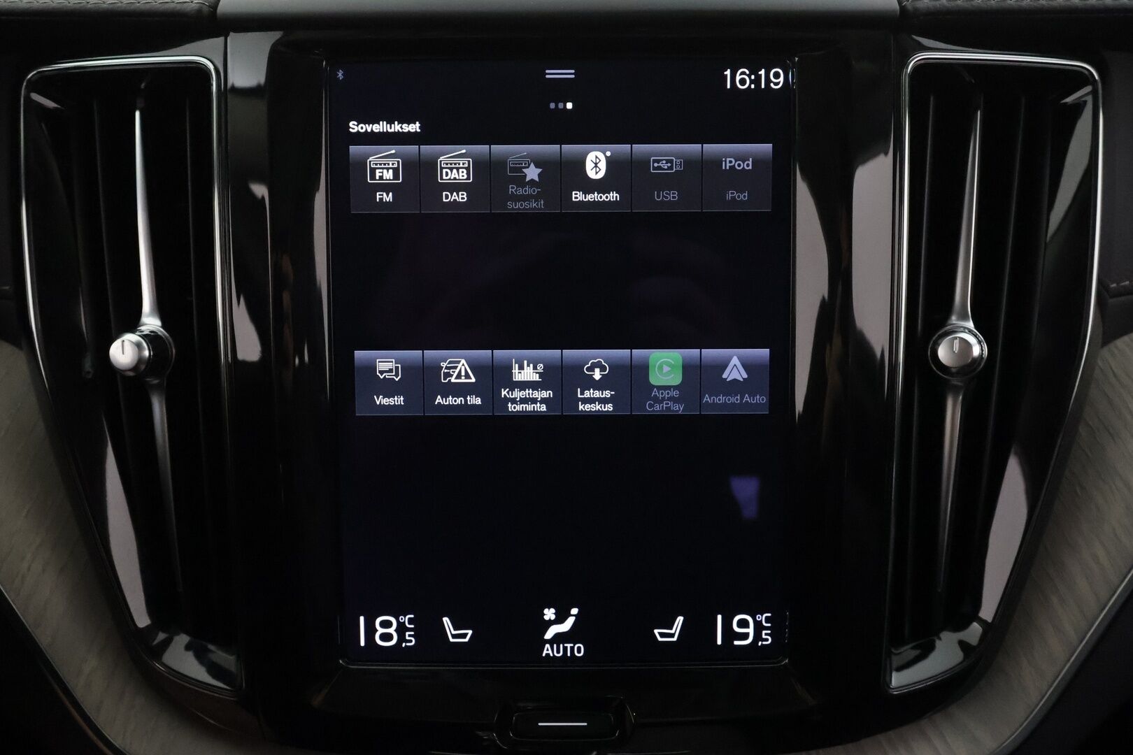 Volvo XC60 2021 T8 TwE AWD Business Inscription aut. - | ACC | Webasto | Koukku | High Performance audio | LED | Panorama | Muistipenkki | Sporttipenkit | P.Kamera | Keyless | Apple&Android | 1.Om Suomi-auto | Kahdet Renkaat |