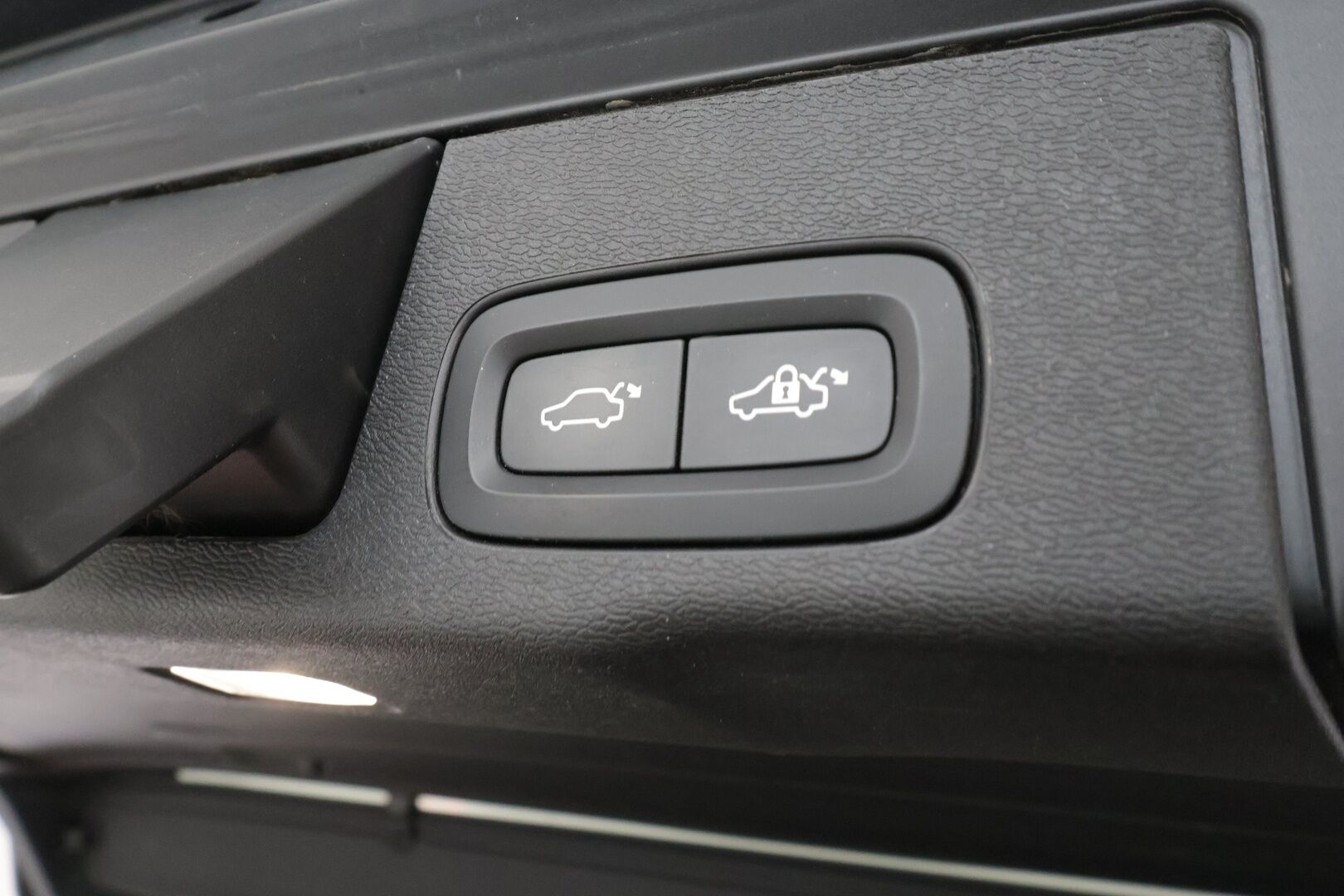 Volvo XC60 2021 T8 TwE AWD Business Inscription aut. - | ACC | Webasto | Koukku | High Performance audio | LED | Panorama | Muistipenkki | Sporttipenkit | P.Kamera | Keyless | Apple&Android | 1.Om Suomi-auto | Kahdet Renkaat |