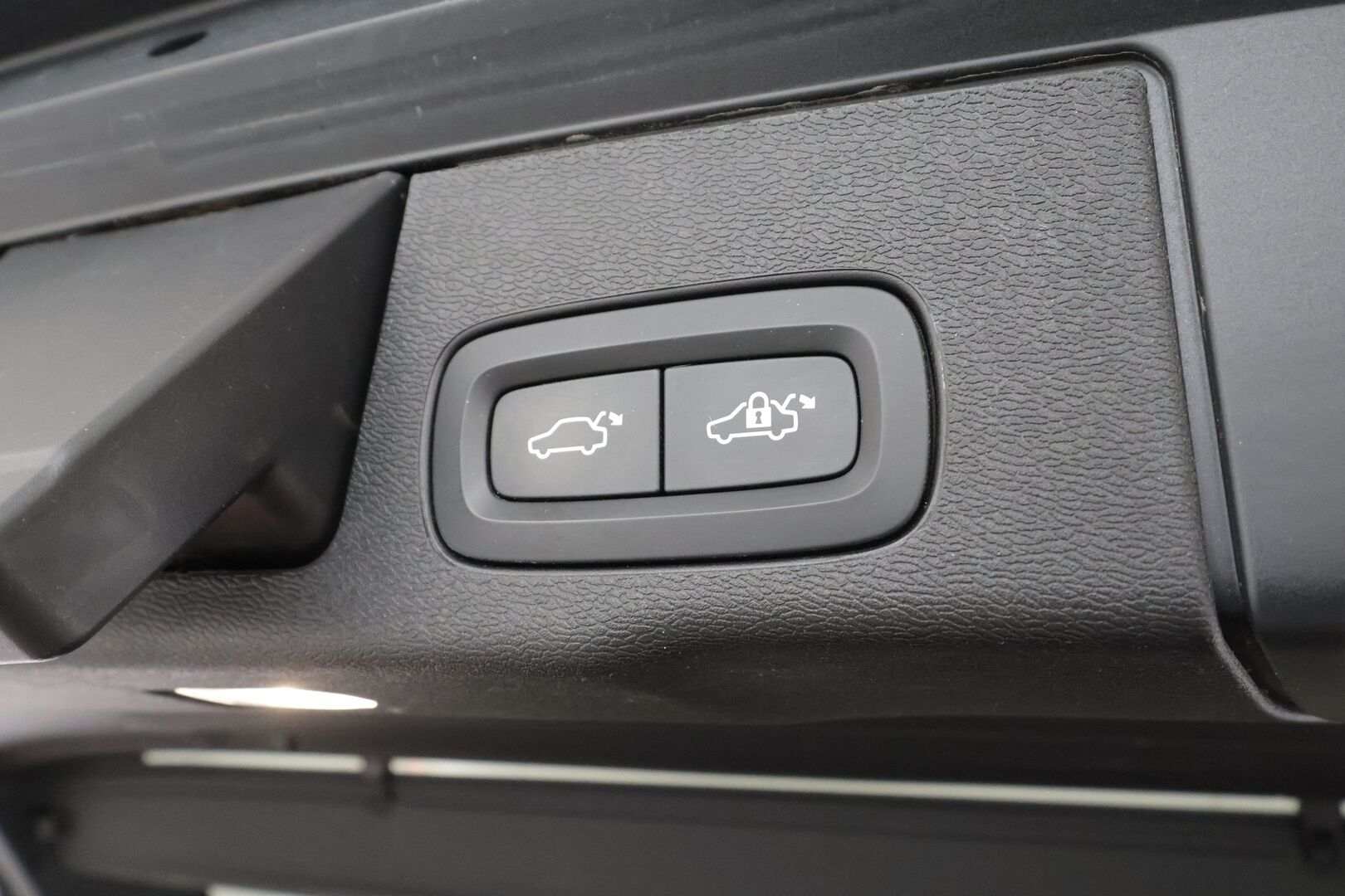 Volvo XC60 2021 T8 TwE AWD Business Inscription aut. - | ACC | Webasto | Koukku | High Performance audio | LED | Panorama | Muistipenkki | Sporttipenkit | P.Kamera | Keyless | Apple&Android | 1.Om Suomi-auto | Kahdet Renkaat |