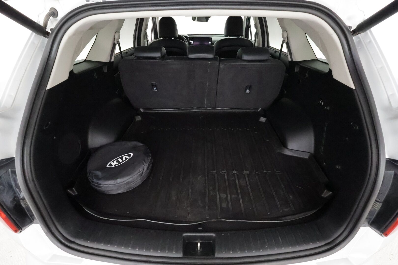 Kia Sorento 2021 1,6 T-GDI Plug-in Hybrid AWD Business AT 5P **Adapt. vakkari / Bose / 360 Kamera / Nahkasisusta / Keyless / Apple&Android** - 3,99 % KORKOTARJOUS TÄHÄN AUTOON - 31.5. ASTI! - 1-om. Suomi-auto / Akku kuntotarkistettu! / Juuri katsastettu!
