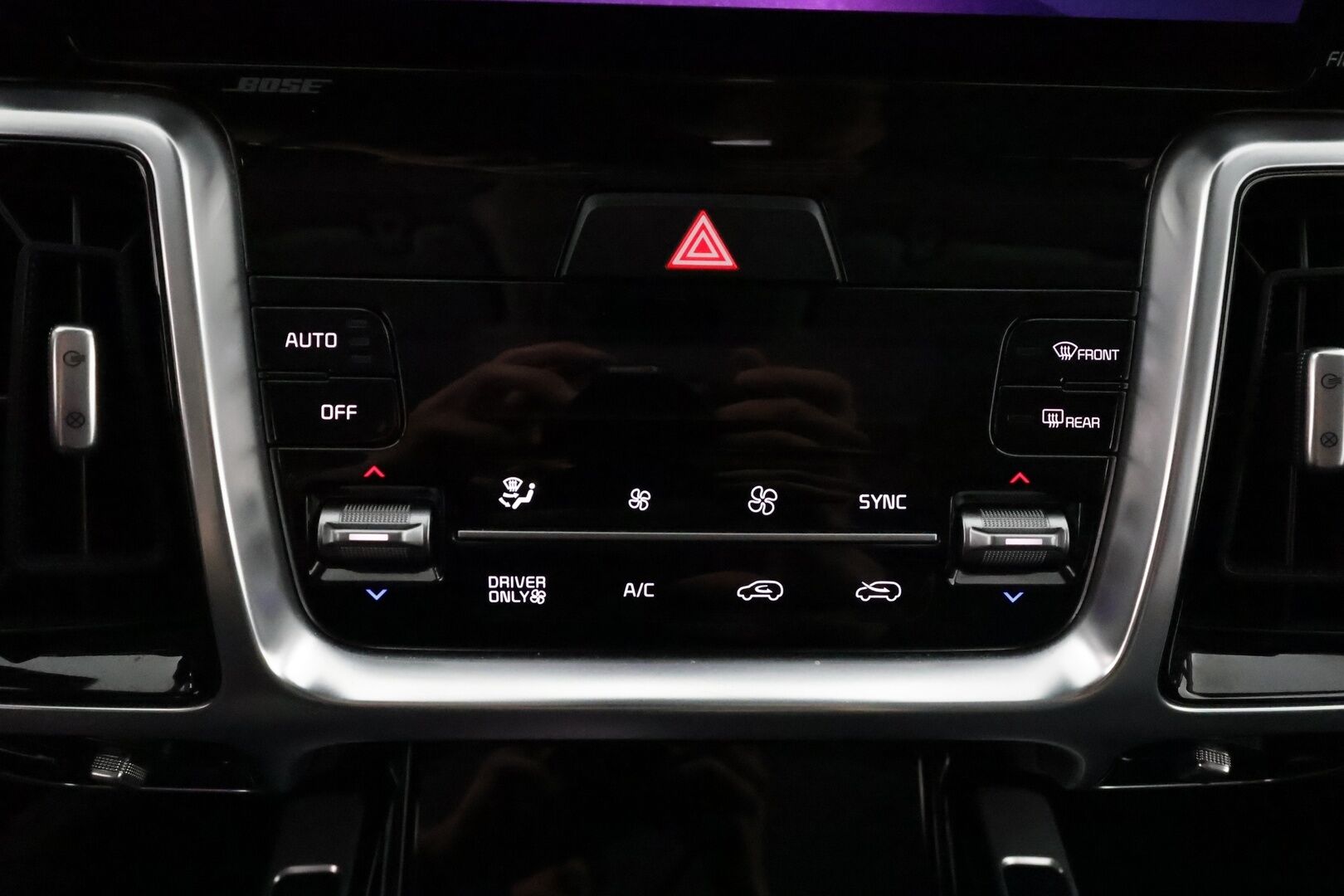 Kia Sorento 2021 1,6 T-GDI Plug-in Hybrid AWD Business AT 5P **Adapt. vakkari / Bose / 360 Kamera / Nahkasisusta / Keyless / Apple&Android** - 3,99 % KORKOTARJOUS TÄHÄN AUTOON - 31.5. ASTI! - 1-om. Suomi-auto / Akku kuntotarkistettu! / Juuri katsastettu!