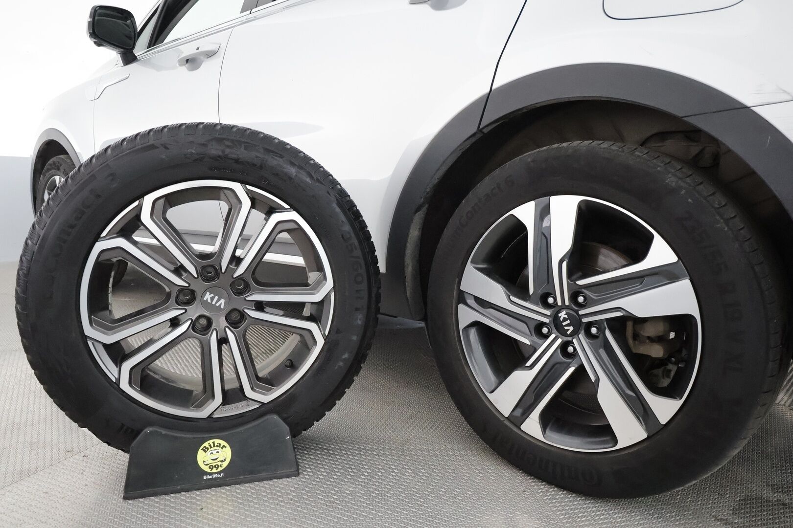 Kia Sorento 2021 1,6 T-GDI Plug-in Hybrid AWD Business AT 5P **Adapt. vakkari / Bose / 360 Kamera / Nahkasisusta / Keyless / Apple&Android** - 3,99 % KORKOTARJOUS TÄHÄN AUTOON - 31.5. ASTI! - 1-om. Suomi-auto / Akku kuntotarkistettu! / Juuri katsastettu!