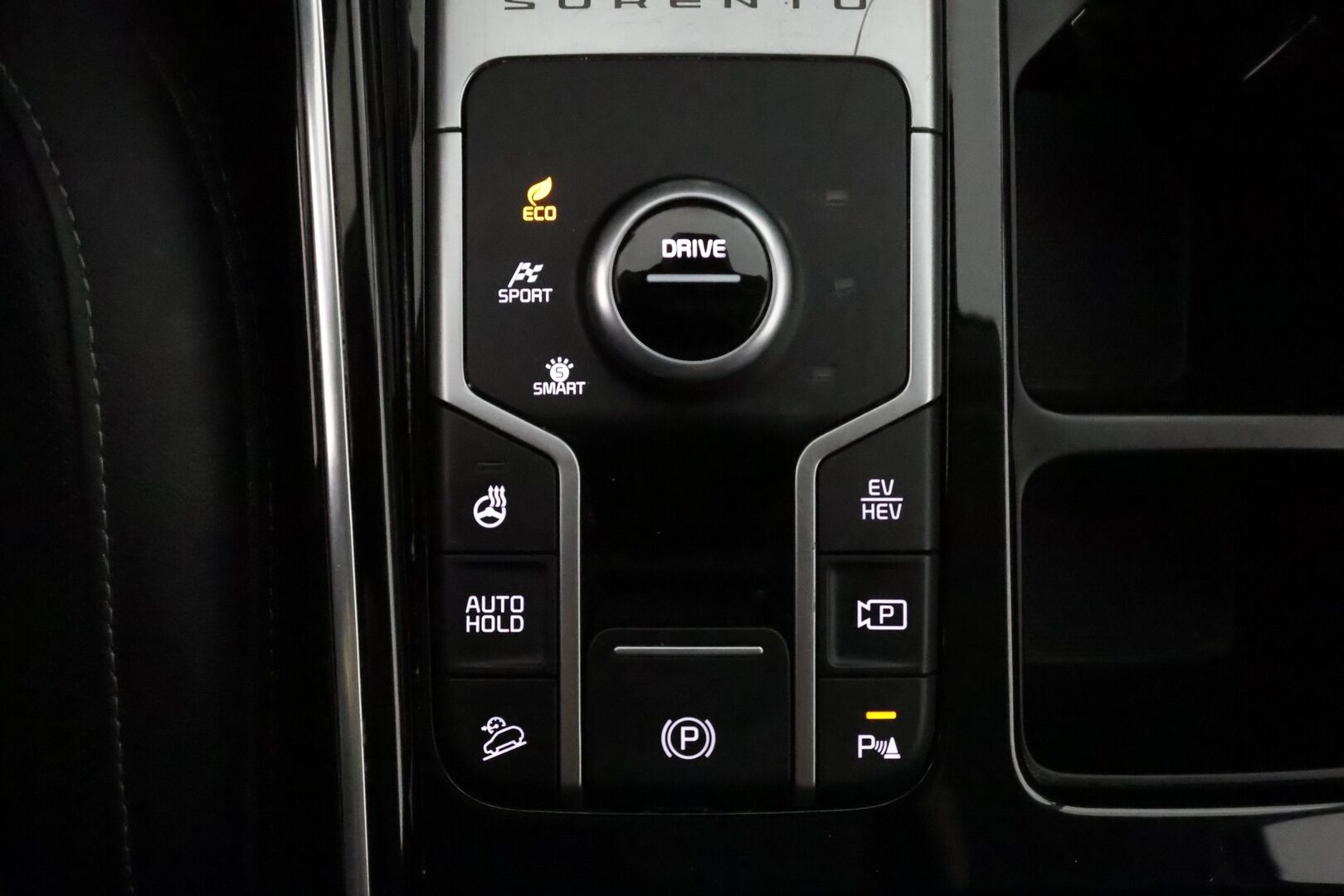 Kia Sorento 2021 1,6 T-GDI Plug-in Hybrid AWD Business AT 5P **Adapt. vakkari / Bose / 360 Kamera / Nahkasisusta / Keyless / Apple&Android** - 3,99 % KORKOTARJOUS TÄHÄN AUTOON - 31.5. ASTI! - 1-om. Suomi-auto / Akku kuntotarkistettu! / Juuri katsastettu!