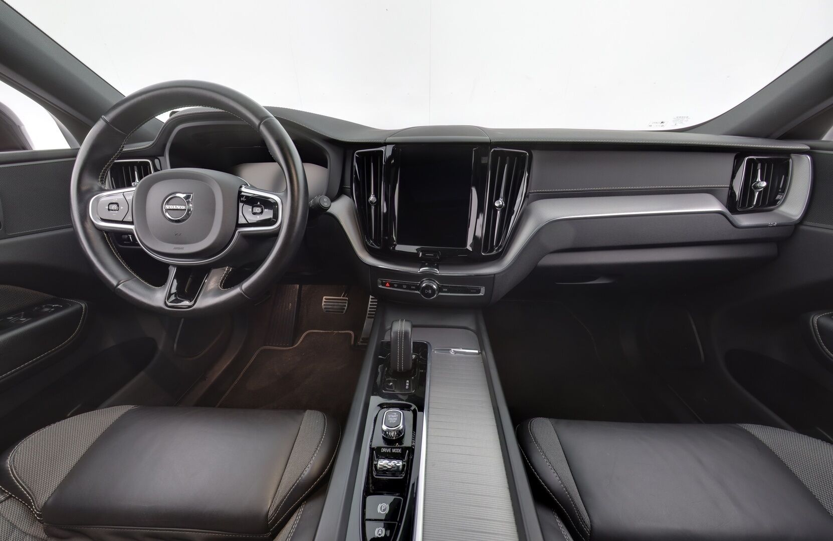 Volvo XC60 2021 T6 TwE AWD Business R-Design aut. *Webasto / Pilot Assist / Koukku / Panorama / P-kamera / Sporttipenkki Muistilla* - *1-om. Suomi-auto / 2x renkaat / KeylessGo*