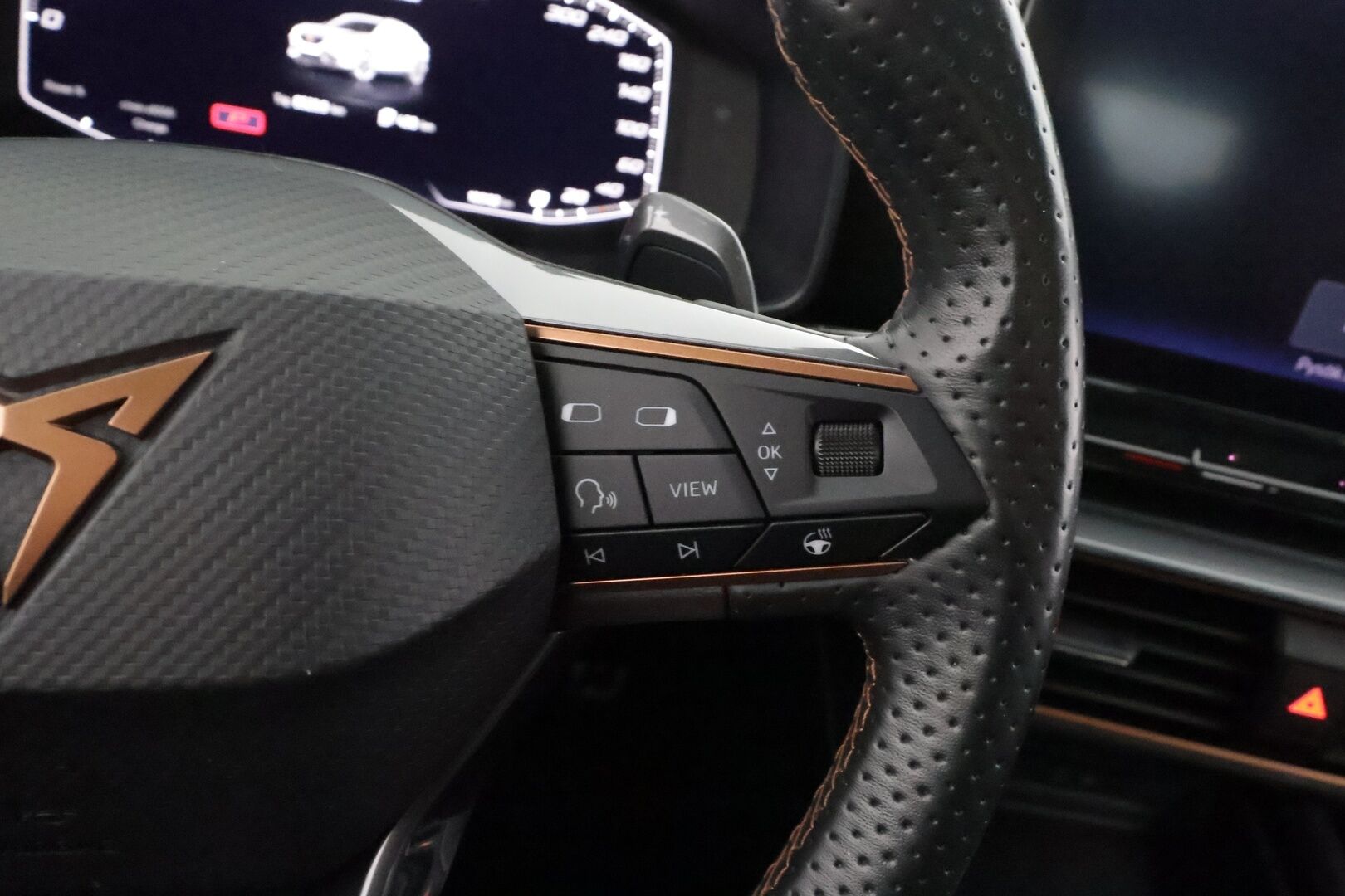 Cupra Formentor 2021 VZ 1.4 PHEV 180 kW e-HYBRID DSG - | ACC | DCC | Panorama | Puolinahat | Sporttipenkit | P.kamera | Digimittaristo | Lane Assist | Side Assist | Keyless | Merkkihuollettu | 2x renkaat aluin | 