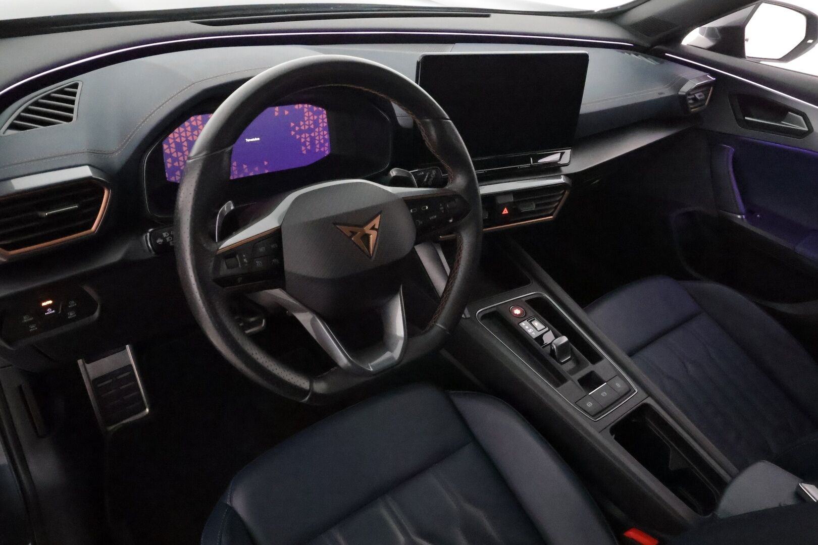 Cupra Formentor 2021 VZ 1.4 PHEV 180 kW e-HYBRID DSG / Panorama / Nahkapenkit / Adapt.vakkari / TULOSSA // - Adapt.Vakkari / Kuljettajan istuin muistilla / Navi / Peruutuskamera / LED-ajovalot / 