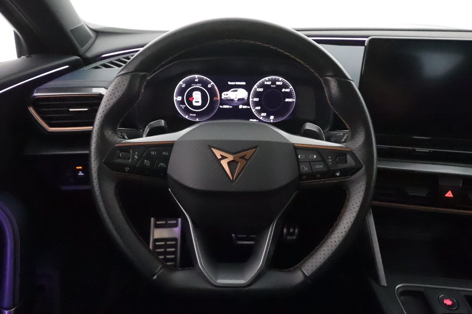 Cupra Formentor 2021 VZ 1.4 PHEV 180 kW e-HYBRID DSG / Panorama / Nahkapenkit / Adapt.vakkari / TULOSSA // - Adapt.Vakkari / Kuljettajan istuin muistilla / Navi / Peruutuskamera / LED-ajovalot / 