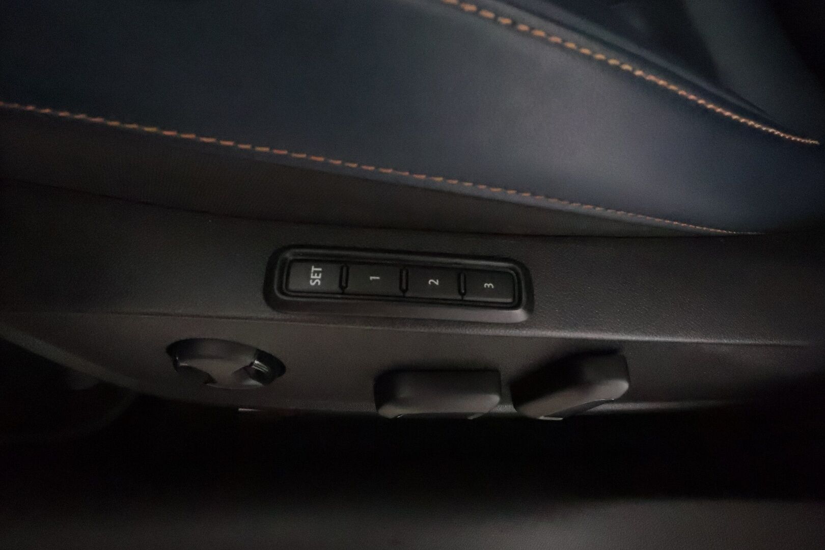 Cupra Formentor 2021 VZ 1.4 PHEV 180 kW e-HYBRID DSG / Panorama / Nahkapenkit / Adapt.vakkari / TULOSSA // - Adapt.Vakkari / Kuljettajan istuin muistilla / Navi / Peruutuskamera / LED-ajovalot / 
