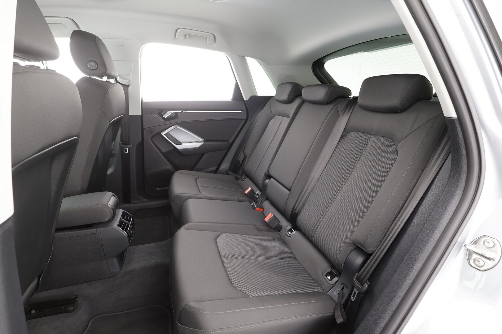 Audi Q3 2021 Business 45 TFSI e 180 kW S tronic Electrified Edition - | ACC | P.kamera | Sporttipenkit | Keyless | Digimittaristo | Kaistavahti | LED | Apple & Android | Merkkihuollot | 1-om suomiauto |