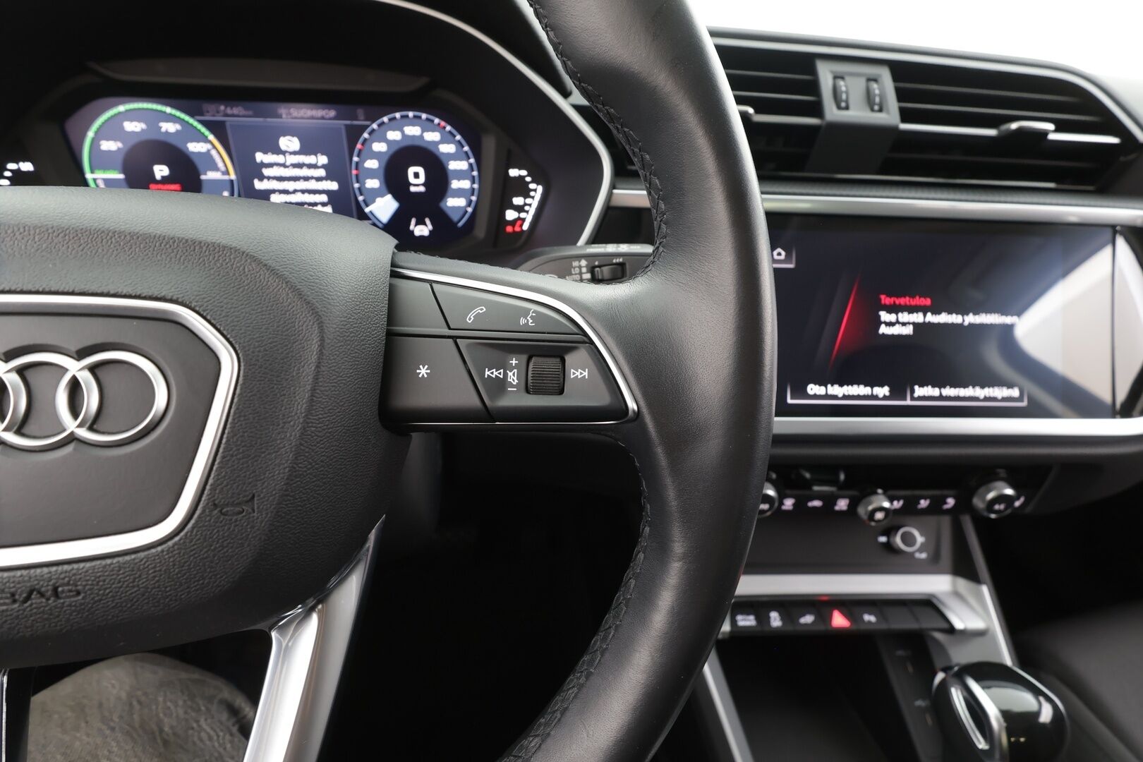 Audi Q3 2021 Business 45 TFSI e 180 kW S tronic Electrified Edition - | ACC | P.kamera | Sporttipenkit | Keyless | Digimittaristo | Kaistavahti | LED | Apple & Android | Merkkihuollot | 1-om suomiauto |