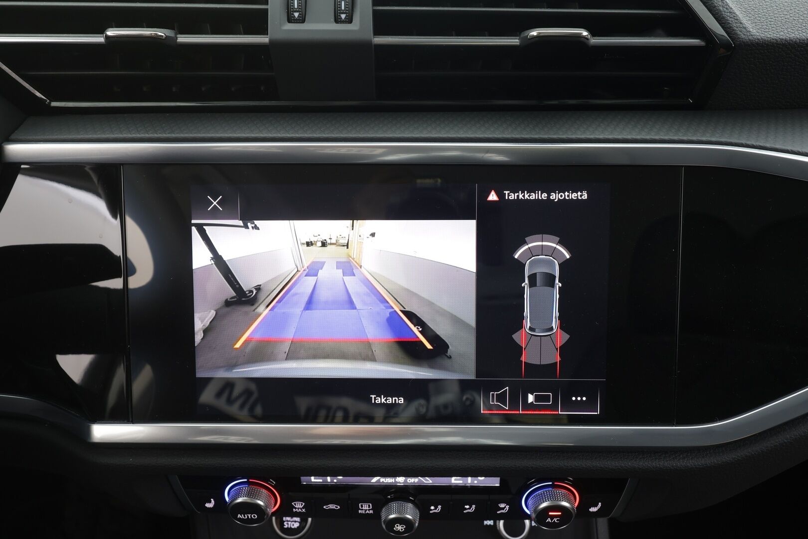 Audi Q3 2021 Business 45 TFSI e 180 kW S tronic Electrified Edition - | ACC | P.kamera | Sporttipenkit | Keyless | Digimittaristo | Kaistavahti | LED | Apple & Android | Merkkihuollot | 1-om suomiauto |