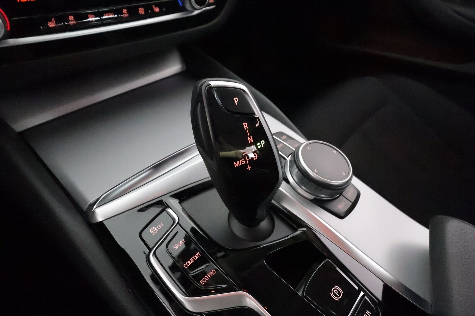 BMW 520 2021 G30 Sedan 520i A MHEV / Suomiauto / Vakionopeudensäädin / Hifit / TULOSSA