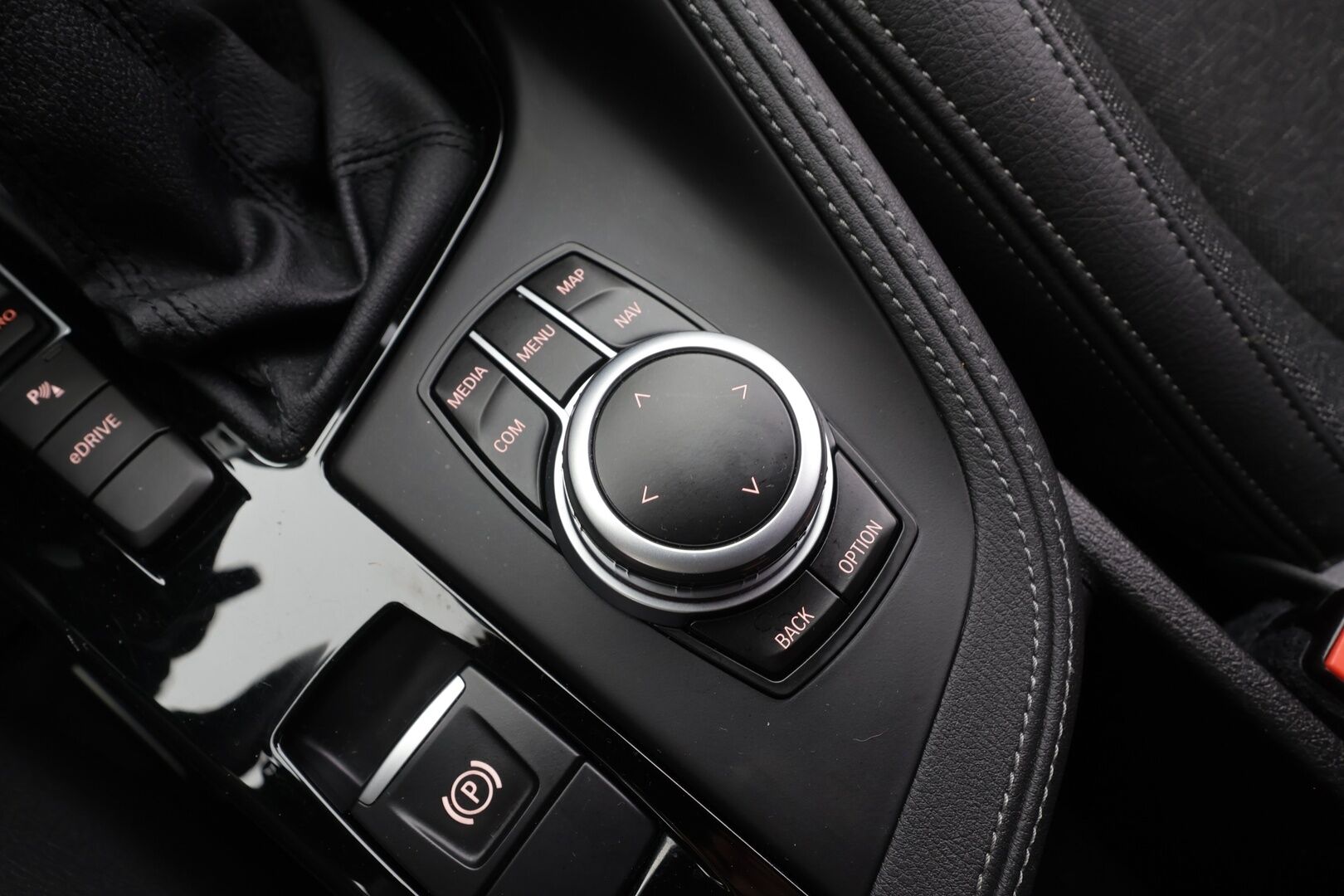 BMW X2 2022 F39 xDrive 25e A Charged Edition M sport - | H&K | Muistipenkki | Vakkari | P.Kamera | HUD | Kaistavahti | Ratinlämmitin | Comfort Access | Sähköluukku | Puolinahat | LED | Navi | Suomi-auto | Kahdet renkaat aluvanteilla | Huippuvarusteet |