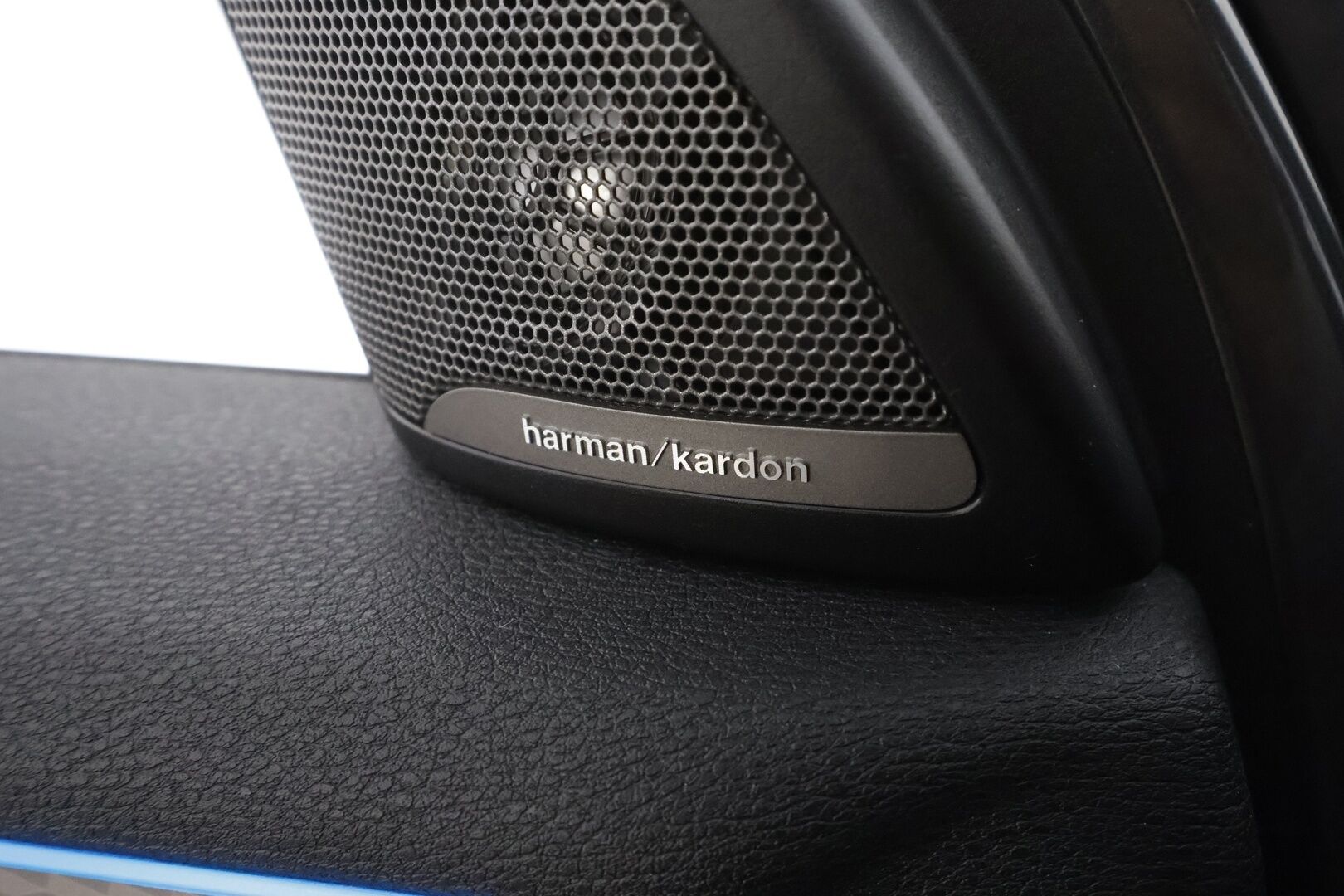 BMW X2 2022 F39 xDrive 25e A Charged Edition M sport - | H&K | Muistipenkki | Vakkari | P.Kamera | HUD | Kaistavahti | Ratinlämmitin | Comfort Access | Sähköluukku | Puolinahat | LED | Navi | Suomi-auto | Kahdet renkaat aluvanteilla | Huippuvarusteet |