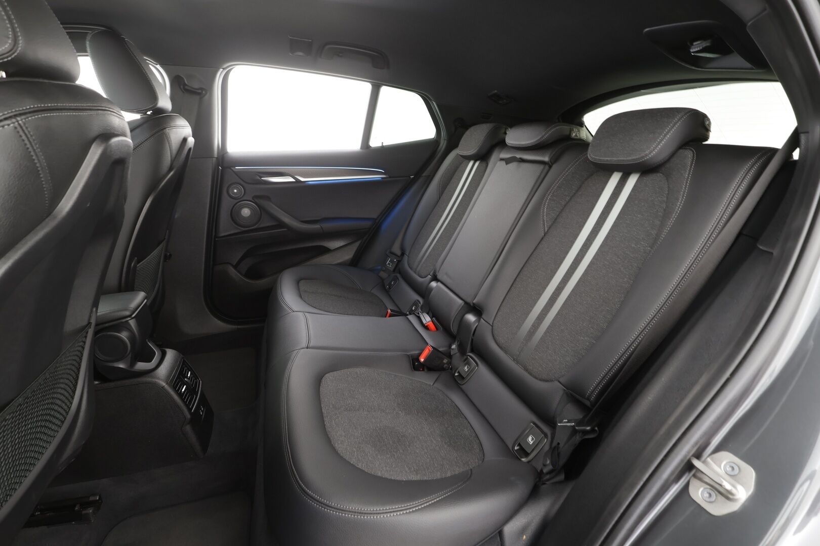 BMW X2 2022 F39 xDrive 25e A Charged Edition M sport - | H&K | Muistipenkki | Vakkari | P.Kamera | HUD | Kaistavahti | Ratinlämmitin | Comfort Access | Sähköluukku | Puolinahat | LED | Navi | Suomi-auto | Kahdet renkaat aluvanteilla | Huippuvarusteet |