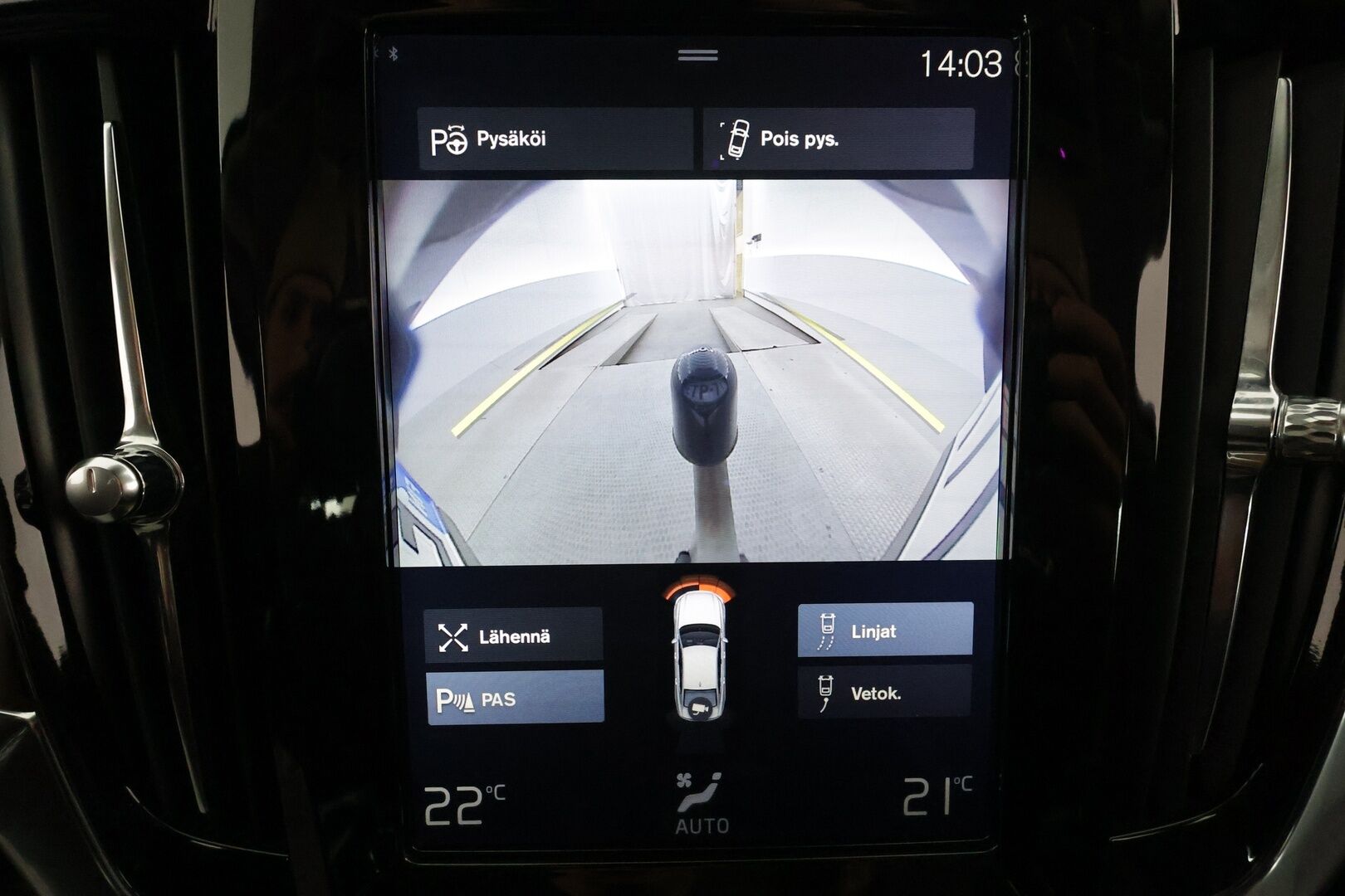 Volvo S90 2017 D4 Business Inscription aut * Webasto / Koukku / ACC / Full-LED / P.Kamera / Sportnahat Muistilla / Navi * - Kahdet renkaat