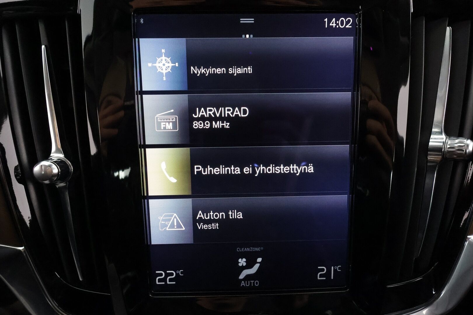 Volvo S90 2017 D4 Business Inscription aut * Webasto / Koukku / ACC / Full-LED / P.Kamera / Sportnahat Muistilla / Navi * - Kahdet renkaat