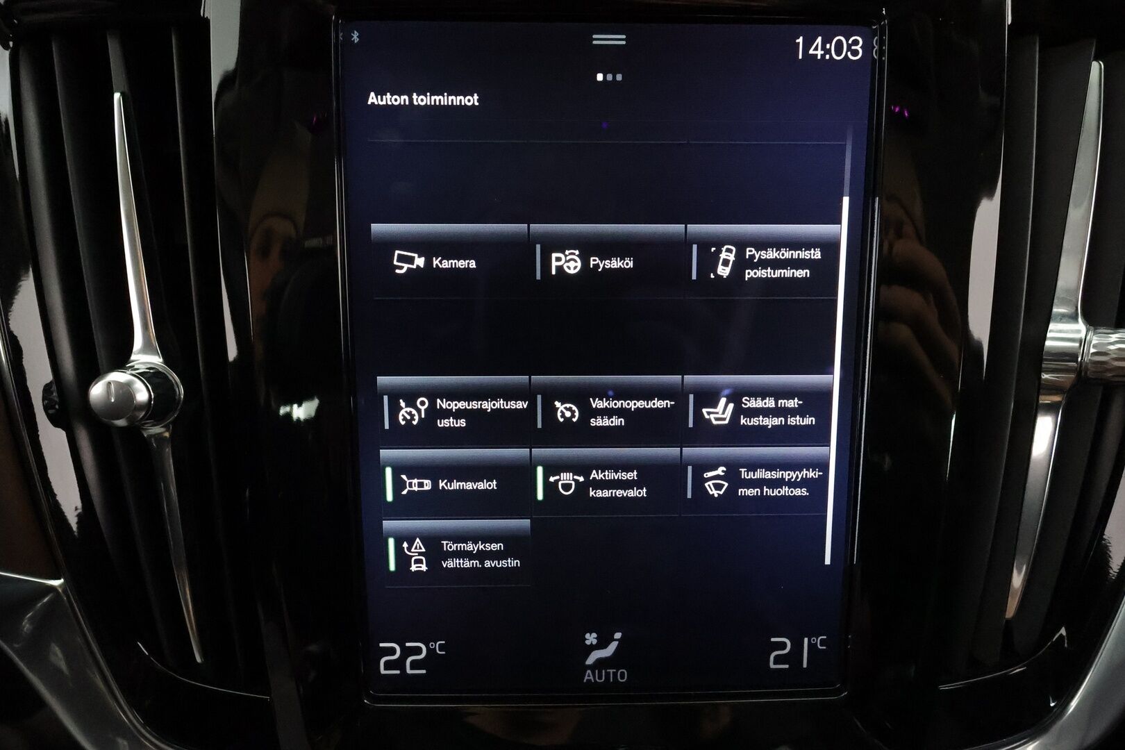 Volvo S90 2017 D4 Business Inscription aut * Webasto / Koukku / ACC / Full-LED / P.Kamera / Sportnahat Muistilla / Navi * - Kahdet renkaat