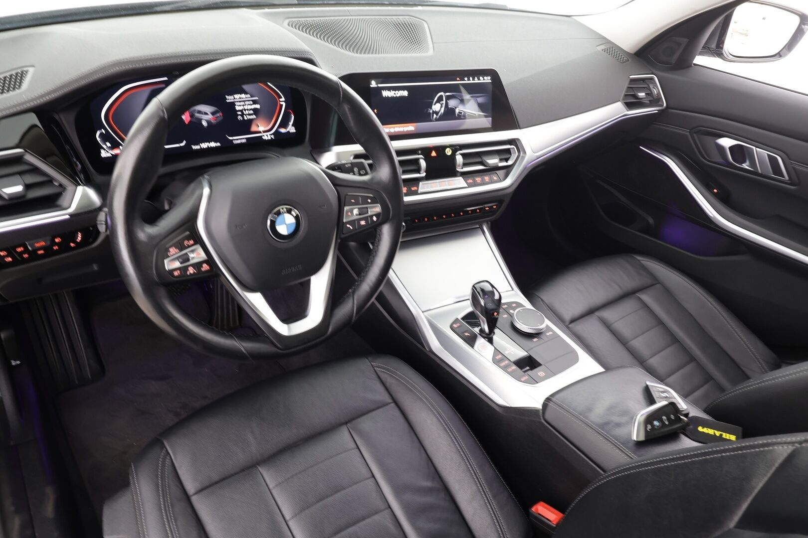 BMW 320 2021 G21 Touring 320d A xDrive Business Luxury MHEV * ACC / P.kamera / LED / Hifi / Panorama / Comfort Access / Koukku * - Lohkolämmitin / Navi / Nahat / Kahdet renkaat aluvanteilla / Hyvät varusteet - HULLUT JOULUT KORKOTARJOUS 2,49% 