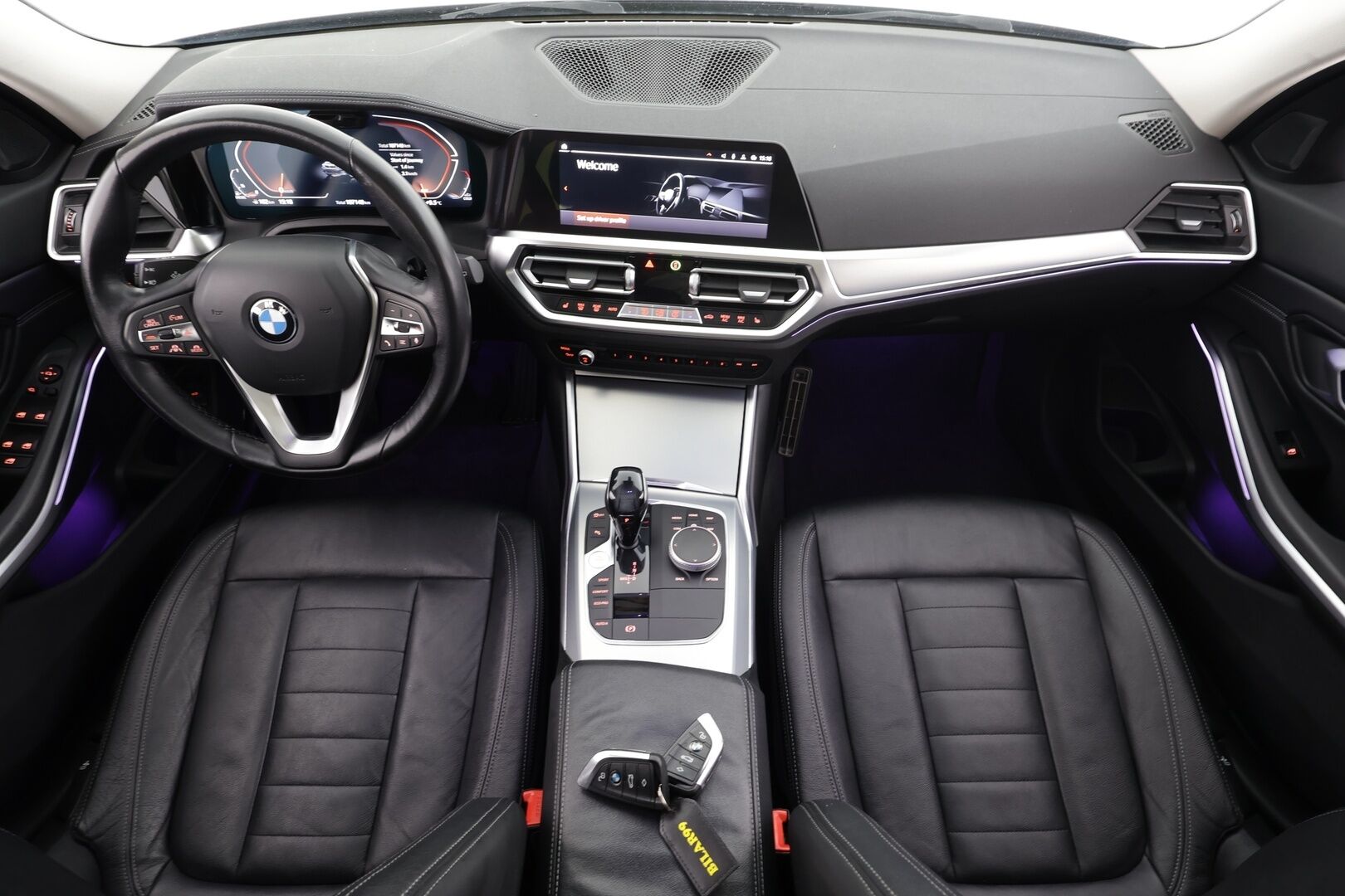 BMW 320 2021 G21 Touring 320d A xDrive Business Luxury MHEV * Adapt.Vakkari / HiFi / Peruutuskamera / LED / Panorama / Vetokoukku / Comfort Access - Lohkolämmitin / Navi / Nahat / Kahdet renkaat aluvanteilla / SUPERVARUSTEET!