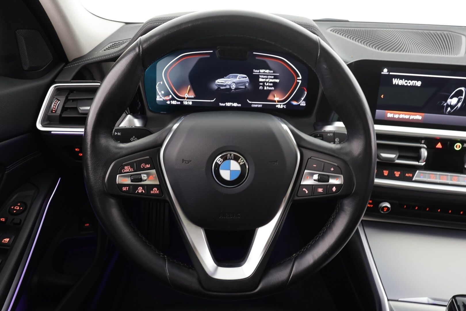 BMW 320 2021 G21 Touring 320d A xDrive Business Luxury MHEV * ACC / P.kamera / LED / Hifi / Panorama / Comfort Access / Koukku * - Lohkolämmitin / Navi / Nahat / Kahdet renkaat aluvanteilla / Hyvät varusteet - HULLUT JOULUT KORKOTARJOUS 2,49% 