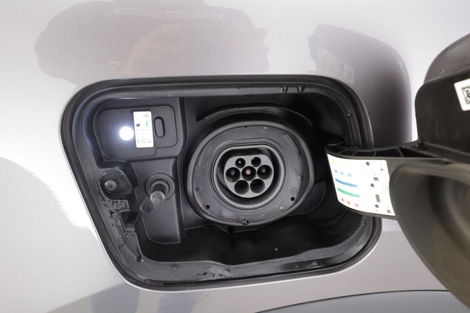 Renault Captur 2021 E-TECH Plug-in hybrid Intens * ACC / LED / P.Kamera / Kaistavahti / Navi / Keyless * - 1-om Suomi-auto / 2x Latauskaapelit / Kahdet renkaat aluvanteilla