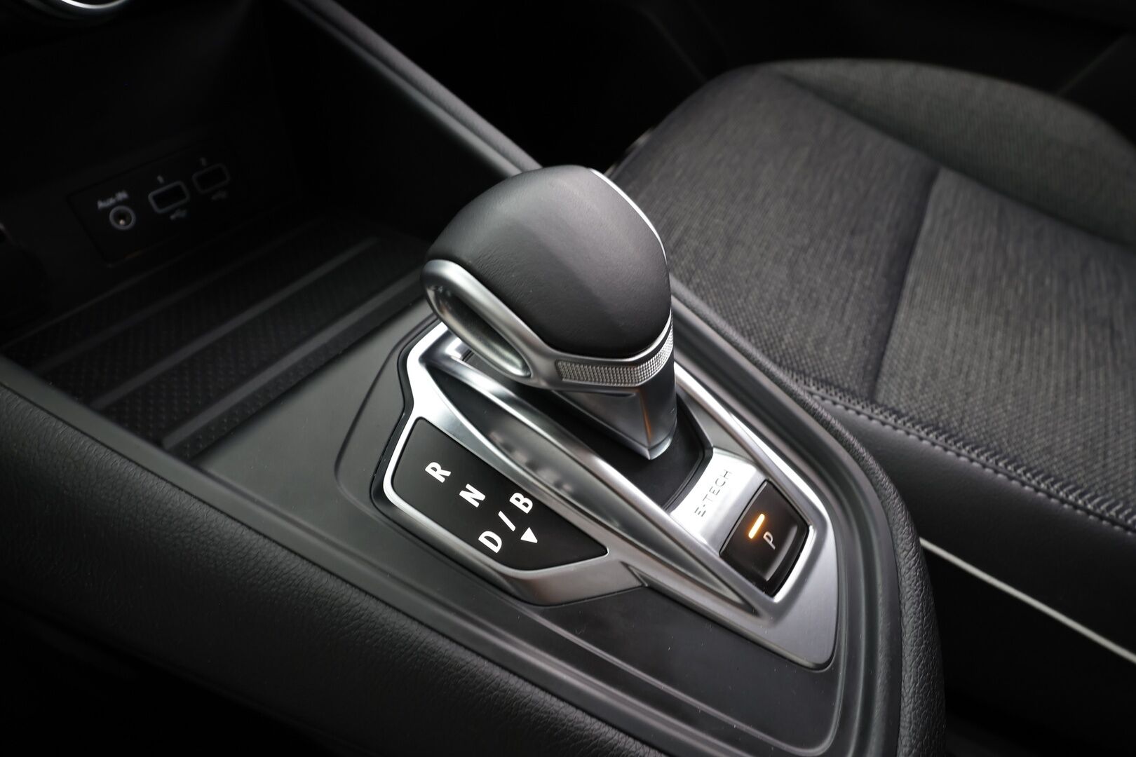 Renault Captur 2021 E-TECH Plug-in hybrid Intens * ACC / LED-Pure Vision / P.Kamera / Navi / Kaistavahti / KeylessGO * - KATSO MIHIN HINTAAN! / 1-om. Suomi-auto / 2x Latauskaapelit / Kahdet renkaat aluvantein / Akku kuntotarkastettu /  Juuri katsastettu ja huollettu /