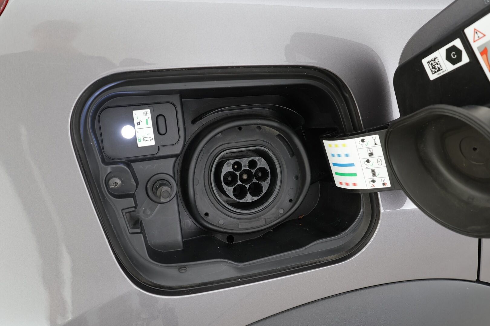 Renault Captur 2021 E-TECH Plug-in hybrid Intens * ACC / LED-Pure Vision / P.Kamera / Navi / Kaistavahti / KeylessGO * - 1-om Suomi-auto / 2x Latauskaapelit / Kahdet renkaat