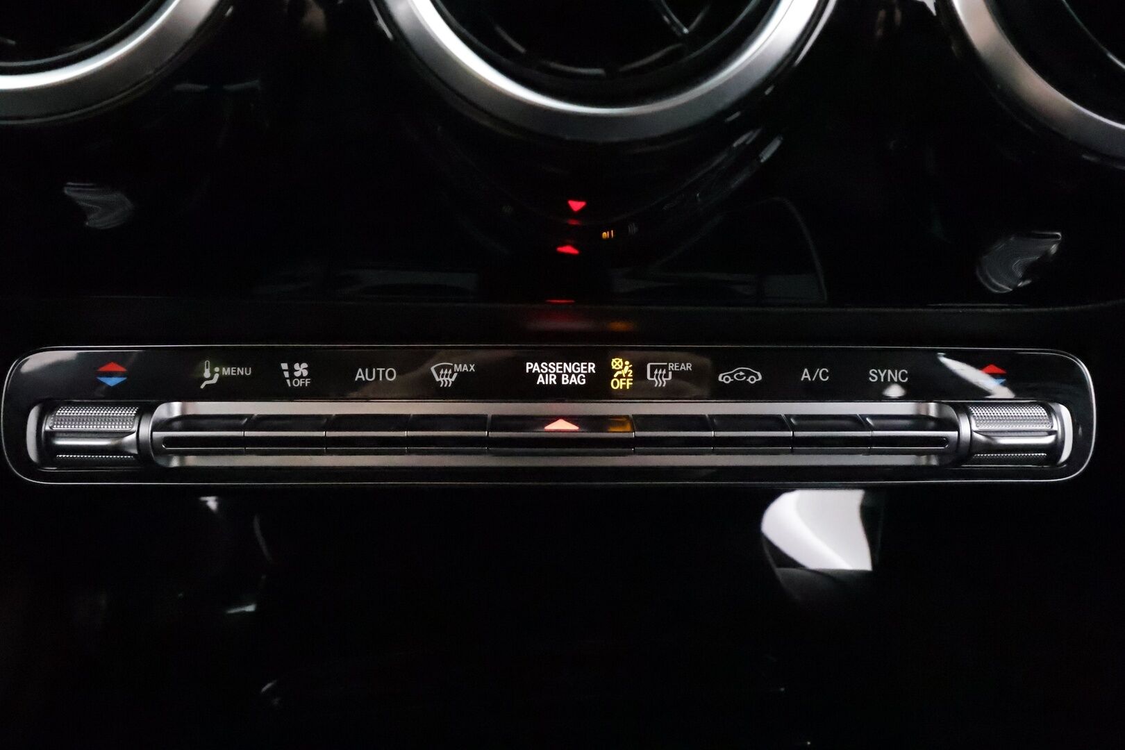 Mercedes-Benz A 2021 180 A Business AMG * Vakkari / Sporttipenkit / Kaistavahti / Navi / LED / P.kamera / Puolinahat * - Suomi-auto / Kahdet renkaat aluvanteilla - HULLUT AVAJAISHULINAT KORKOTARJOUS 3,29 %