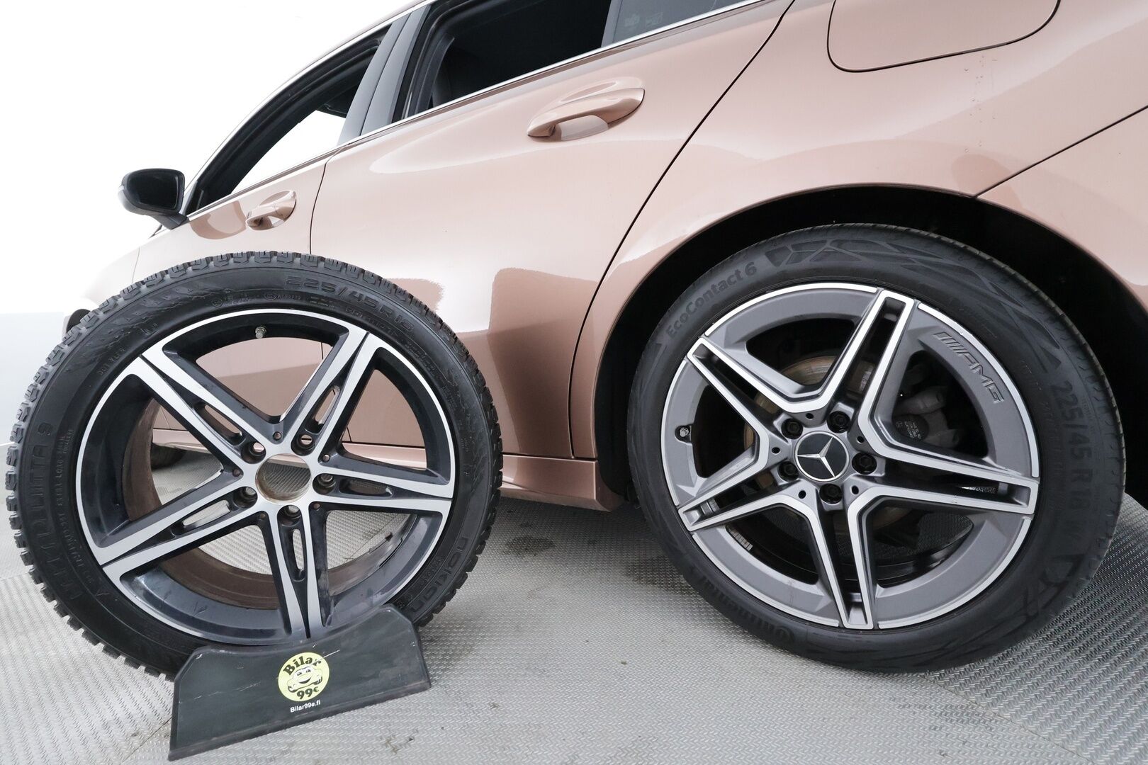 Mercedes-Benz A 2021 180 A Business AMG * Vakkari / Sporttipenkit / Kaistavahti / Navi / LED / P.kamera / Puolinahat * - Suomi-auto / Kahdet renkaat aluvanteilla - HULLUT AVAJAISHULINAT KORKOTARJOUS 3,29 %