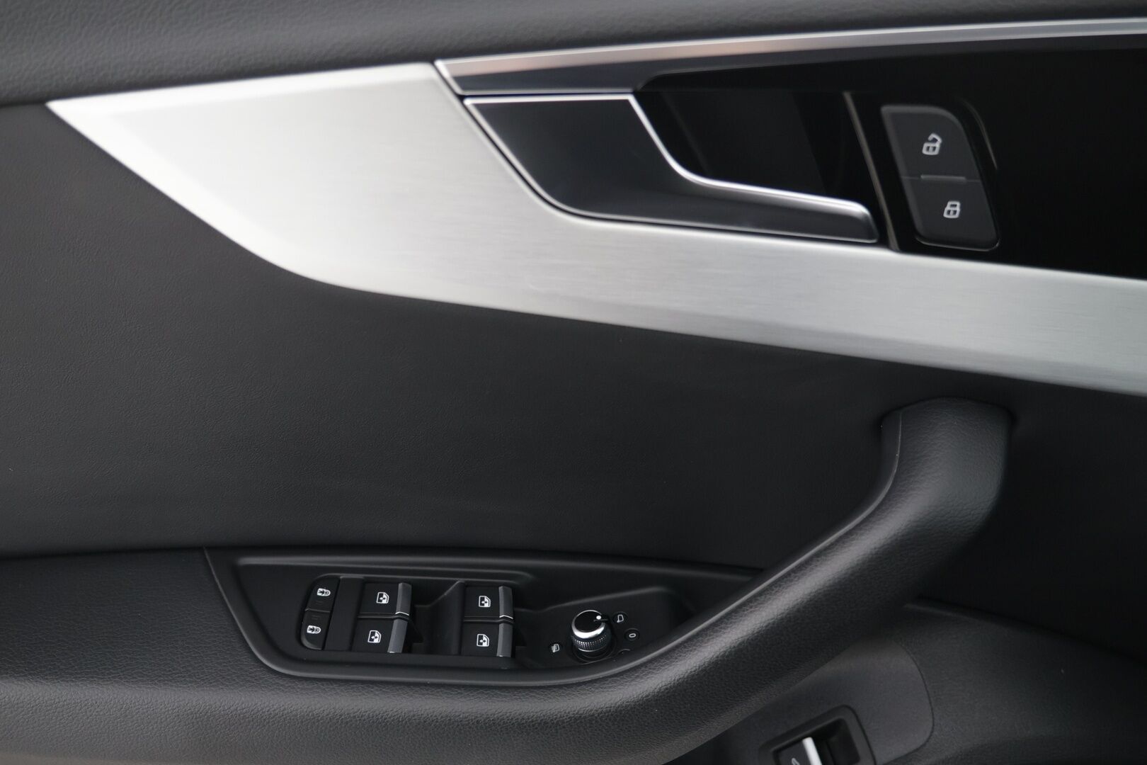 Audi A4 2021 Avant Business S line Comfort Edition 35 TFSI 110 kW MHEV S tronic - Webasto | S-line | Puolinahka | Matrix valot