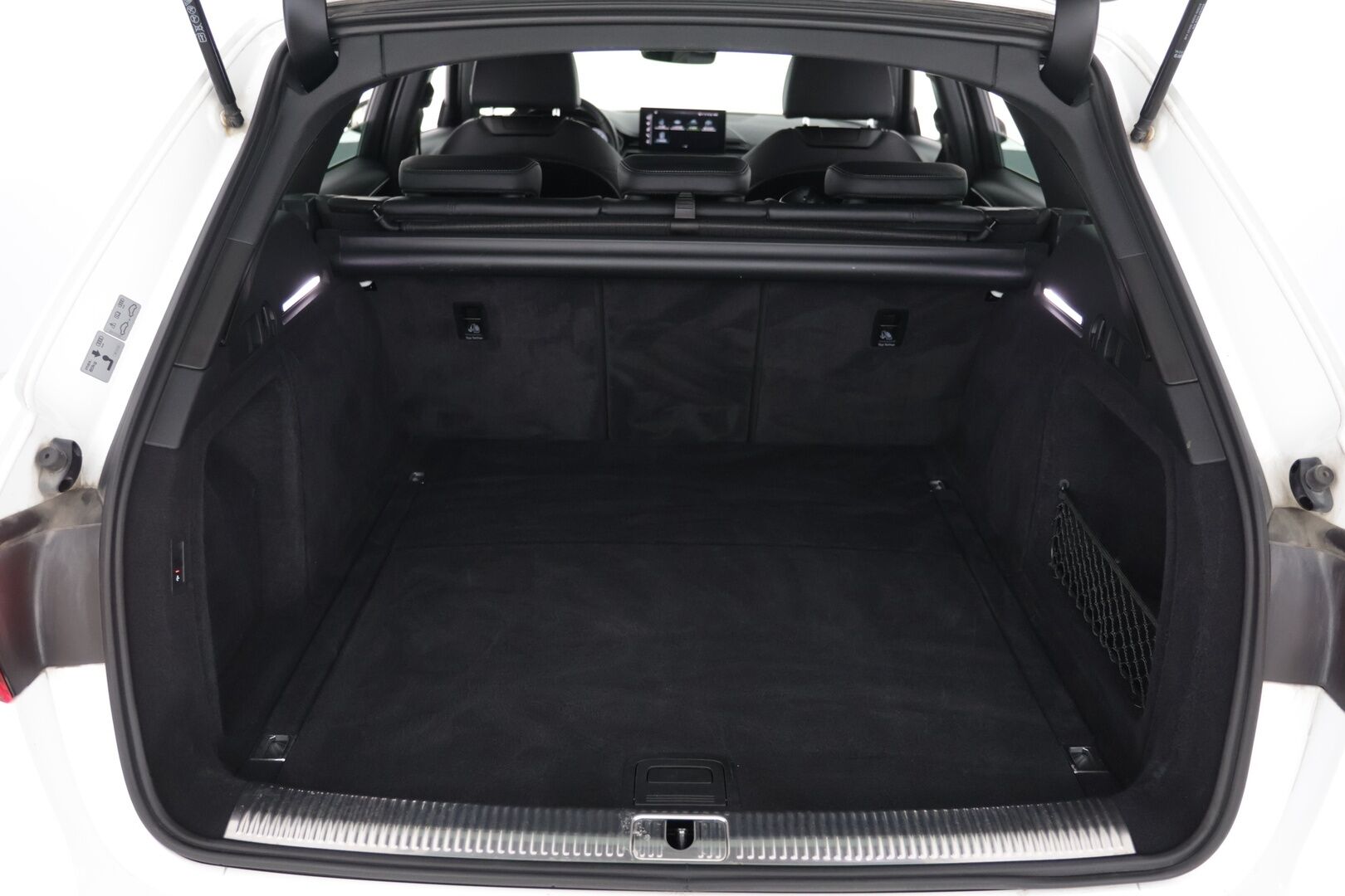 Audi A4 2021 Avant Business S line Comfort Edition 35 TFSI 110 kW MHEV S tronic - Webasto | S-line | Puolinahka | Matrix valot
