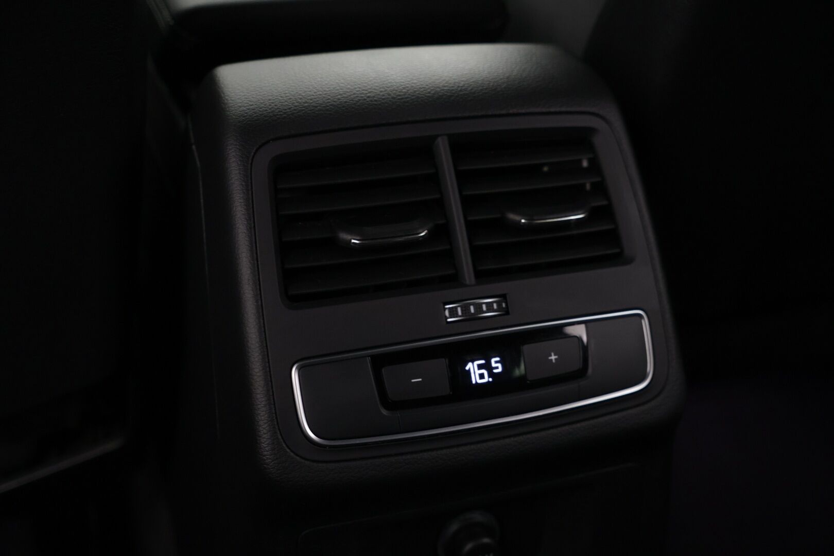 Audi A4 2021 Avant Business S line Comfort Edition 35 TFSI 110 kW MHEV S tronic - Webasto | S-line | Puolinahka | Matrix valot
