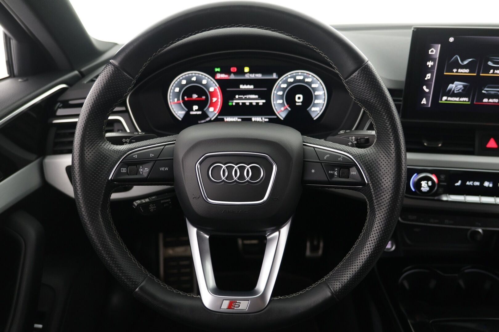 Audi A4 2021 Avant Business S line Comfort Edition 35 TFSI 110 kW MHEV S tronic - Webasto | S-line | Puolinahka | Matrix valot