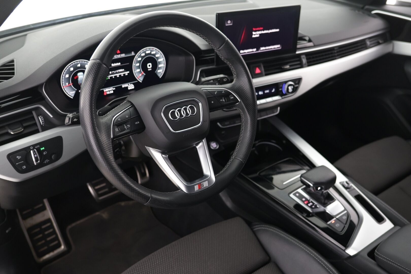 Audi A4 2021 Avant Business S line Comfort Edition 35 TFSI 110 kW MHEV S tronic - Webasto | S-line | Puolinahka | Matrix valot