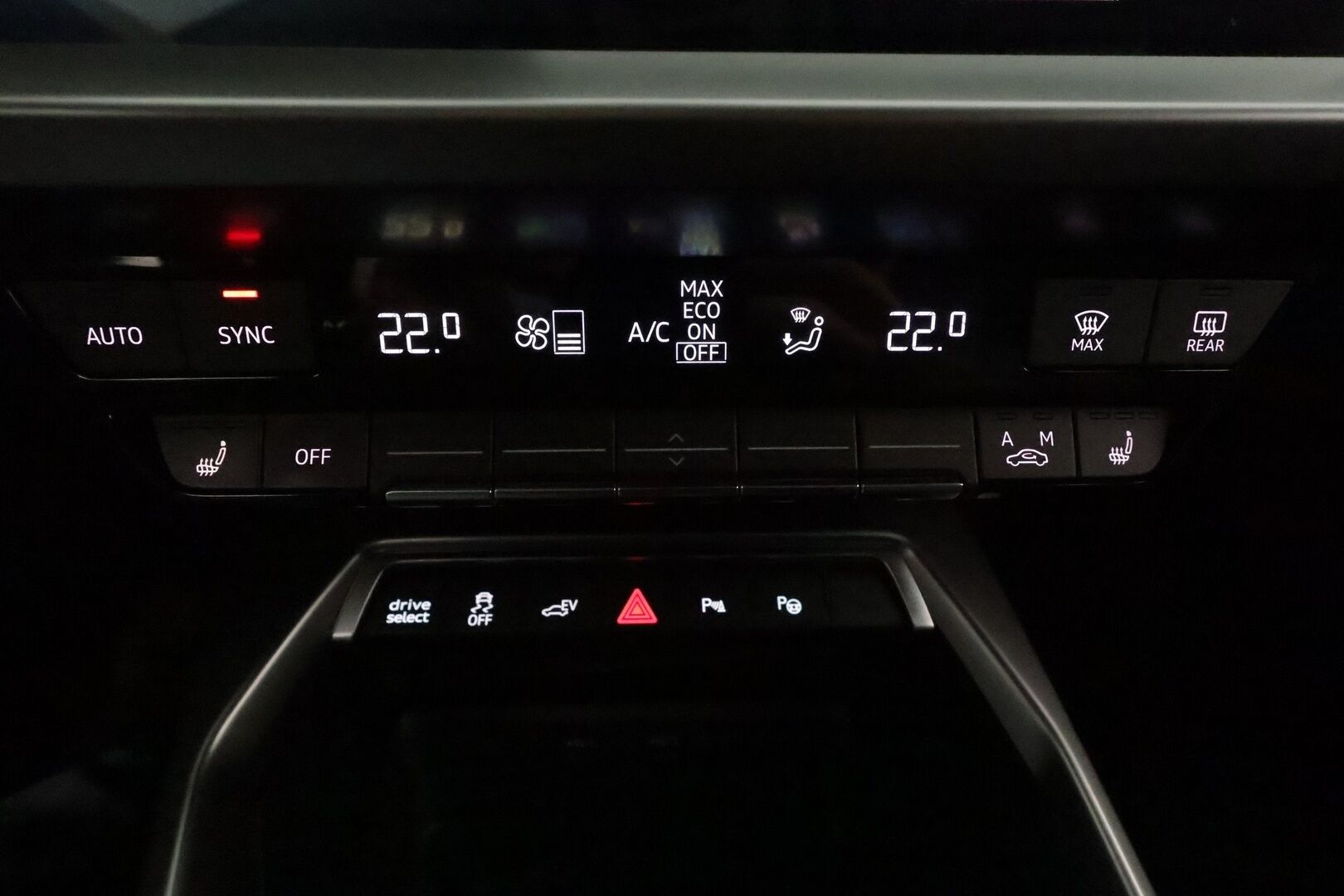 Audi A3 2021 40TFSI e S Tronic *ACC / P.tutkat / LED / Digimittaristo / Sporttipenkit* - Akku kuntotarkastettu SOH 91,1% / 1.Om Suomi-auto / Kahdet renkaat aluvanteilla - Osta nyt, maksa vasta ensi vuonna