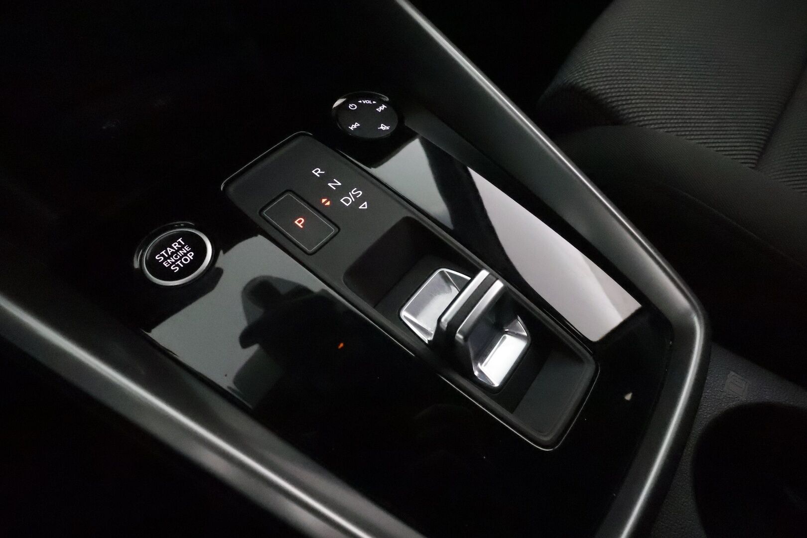 Audi A3 2021 Sportback Business Advanced 40 TFSI e 150kW S tronic / ACC / P.tutkat / LED / Digimittaristo / Sporttipenkit* - Akku kuntotarkastettu SOH 91,1% / 1.Om Suomi-auto / Kahdet renkaat aluvanteilla - HULLUT VÄLIPÄIVÄT KORKOTARJOUS 2,49%