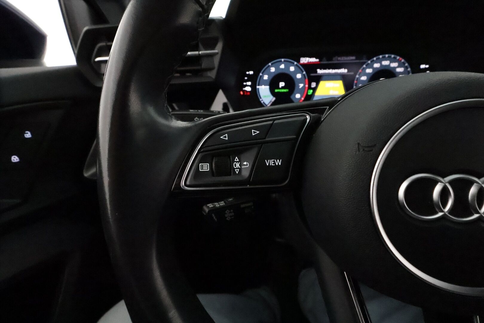 Audi A3 2021 40TFSI e S Tronic *ACC / P.tutkat / LED / Digimittaristo / Sporttipenkit* - Akku kuntotarkastettu SOH 91,1% / 1.Om Suomi-auto / Kahdet renkaat aluvanteilla 