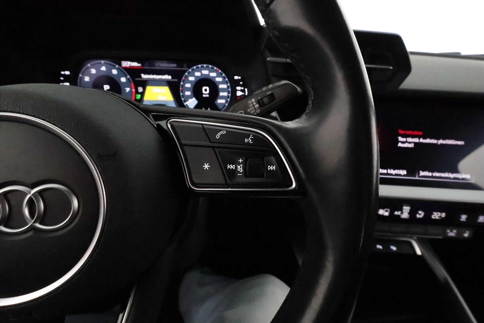 Audi A3 2021 40TFSI e S Tronic *ACC / P.tutkat / LED / Digimittaristo / Sporttipenkit* - Akku kuntotarkastettu SOH 91,1% / 1.Om Suomi-auto / Kahdet renkaat aluvanteilla - Osta nyt, maksa vasta ensi vuonna