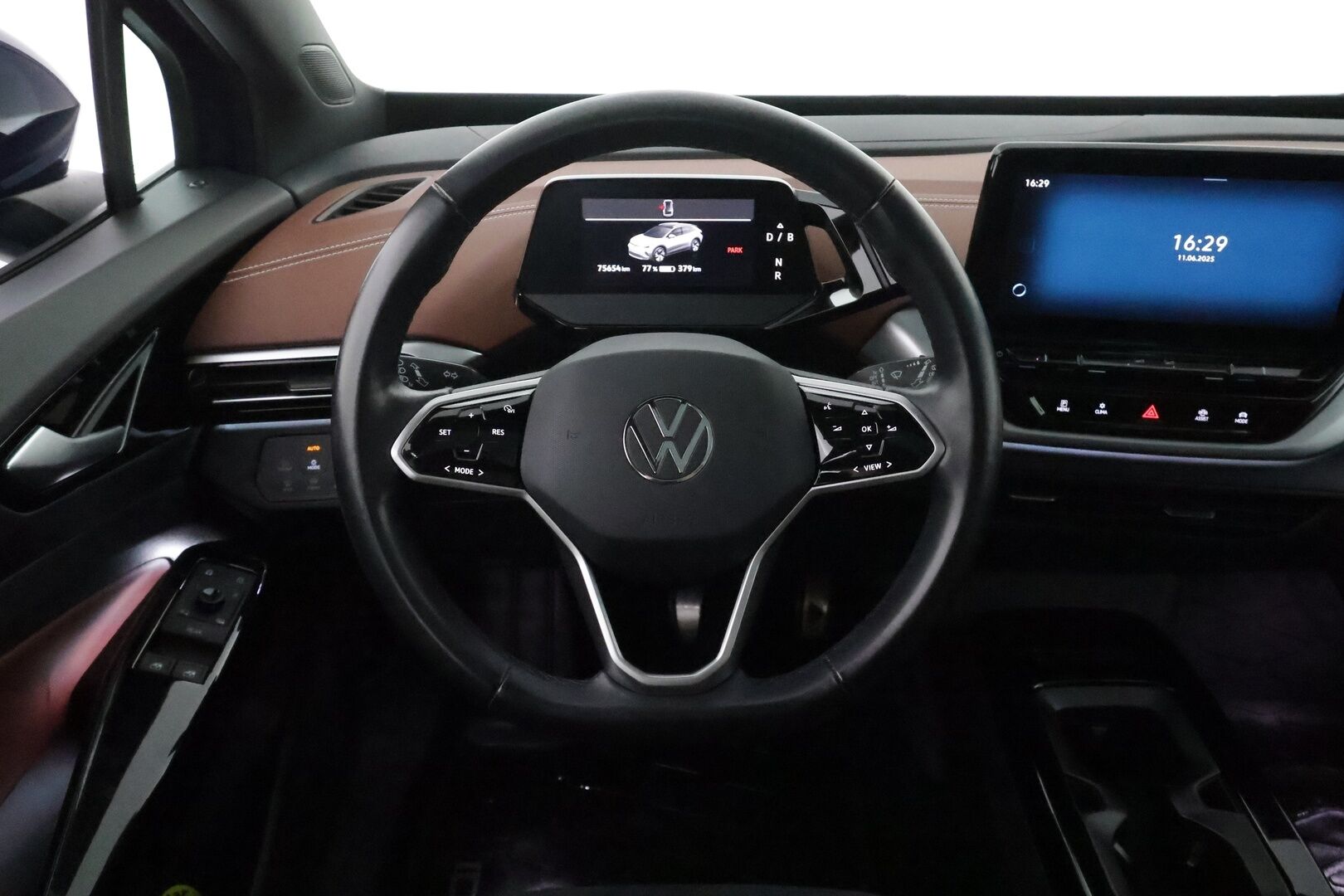 Volkswagen ID.4 2021 Pro Performance Family 150 kW **Lasikatto / Lämpöpumppu / Matrix LED / Adapt.vakkari / P.kamera** - 1.om suomi-auto / kahdet aluvanteet renkailla