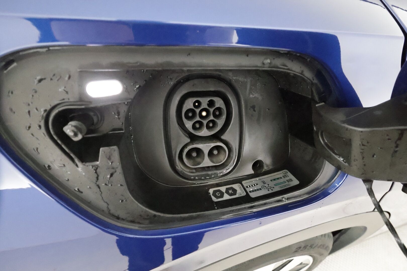 Volkswagen ID.4 2021 Pro Performance Family 150 kW **Lasikatto / Lämpöpumppu / Matrix LED / Adapt.vakkari / P.kamera** - 1.om suomi-auto / kahdet aluvanteet renkailla