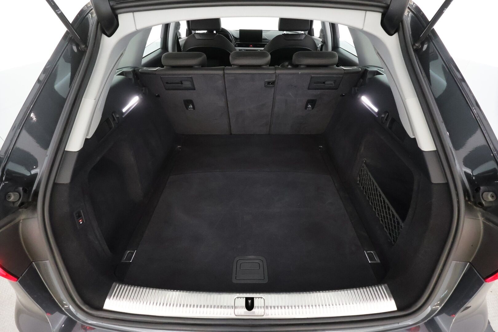 Audi A4 allroad quattro 2022 Business 40 TDI 150 kW MHEV quattro S tronic * ACC / P.kamera / Matrix LED / Koukku / Digimittaristo / Sporttipenkit * - 1.Om Suomi-auto / Kahdet renkaat aluvanteilla / Merkkihuollettu - HULLUT AVAJAISHULINAT KORKOTARJOUS 3,29 %