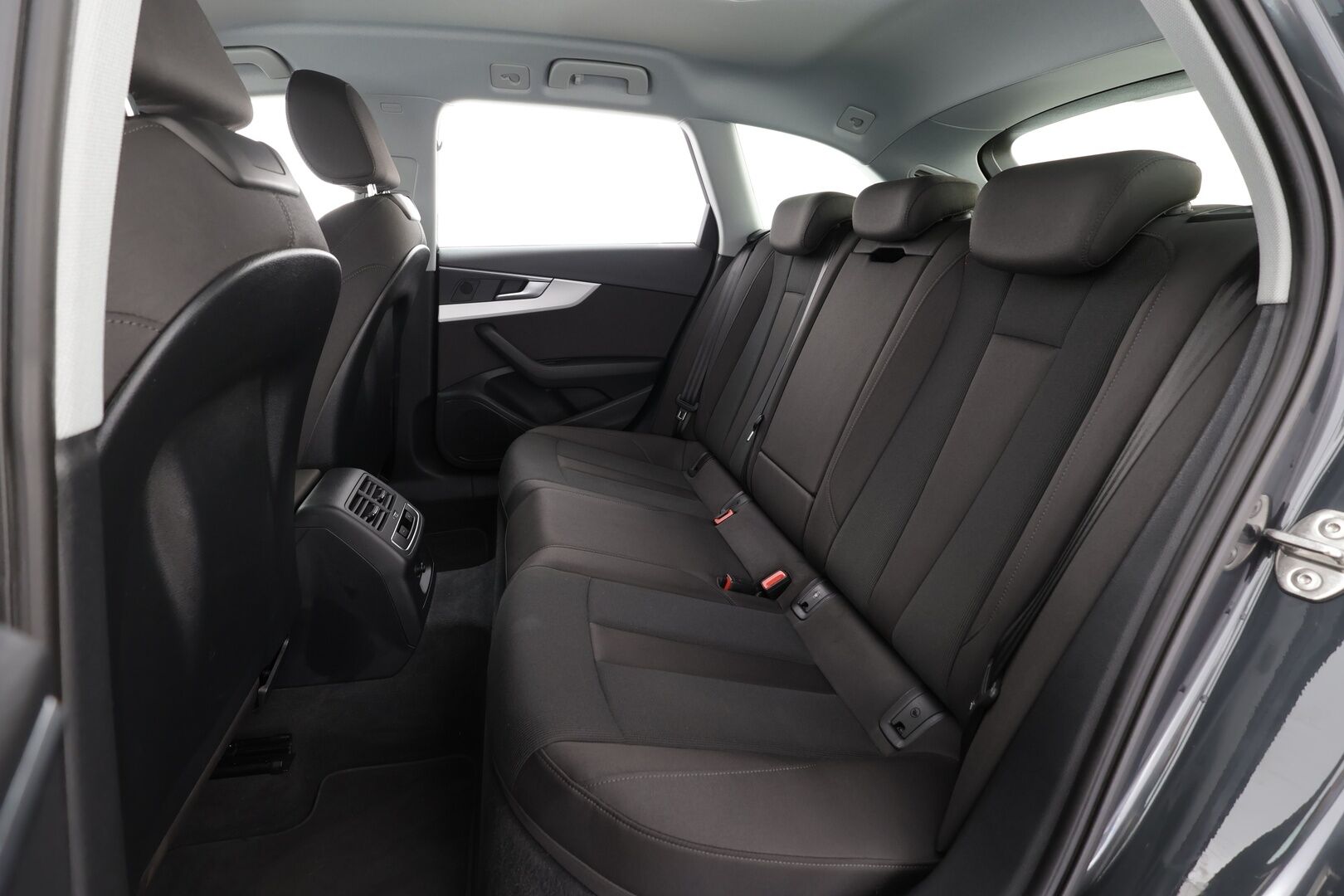 Audi A4 ALLROAD 2022 Business 40 TDI 150 kW MHEV quattro S tronic * ACC / P.kamera / Matrix LED / Koukku / Digimittaristo / Sporttipenkit * - 1.Om Suomi-auto / Kahdet renkaat aluvanteilla / Merkkihuollettu - HULLUT AVAJAISHULINAT KORKOTARJOUS 3,29 %