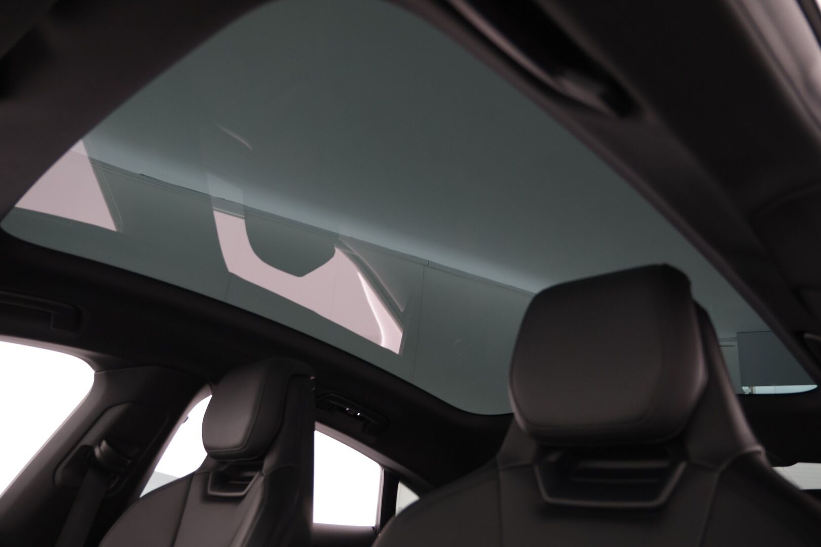 Audi E-TRON GT 2022 60 quattro S-Line * HUD / B&O / ACC / 360° / Ilma-alusta / 14-penkit * - Huippusiisti! / Flektit tehty / Todella hieno yksilö!