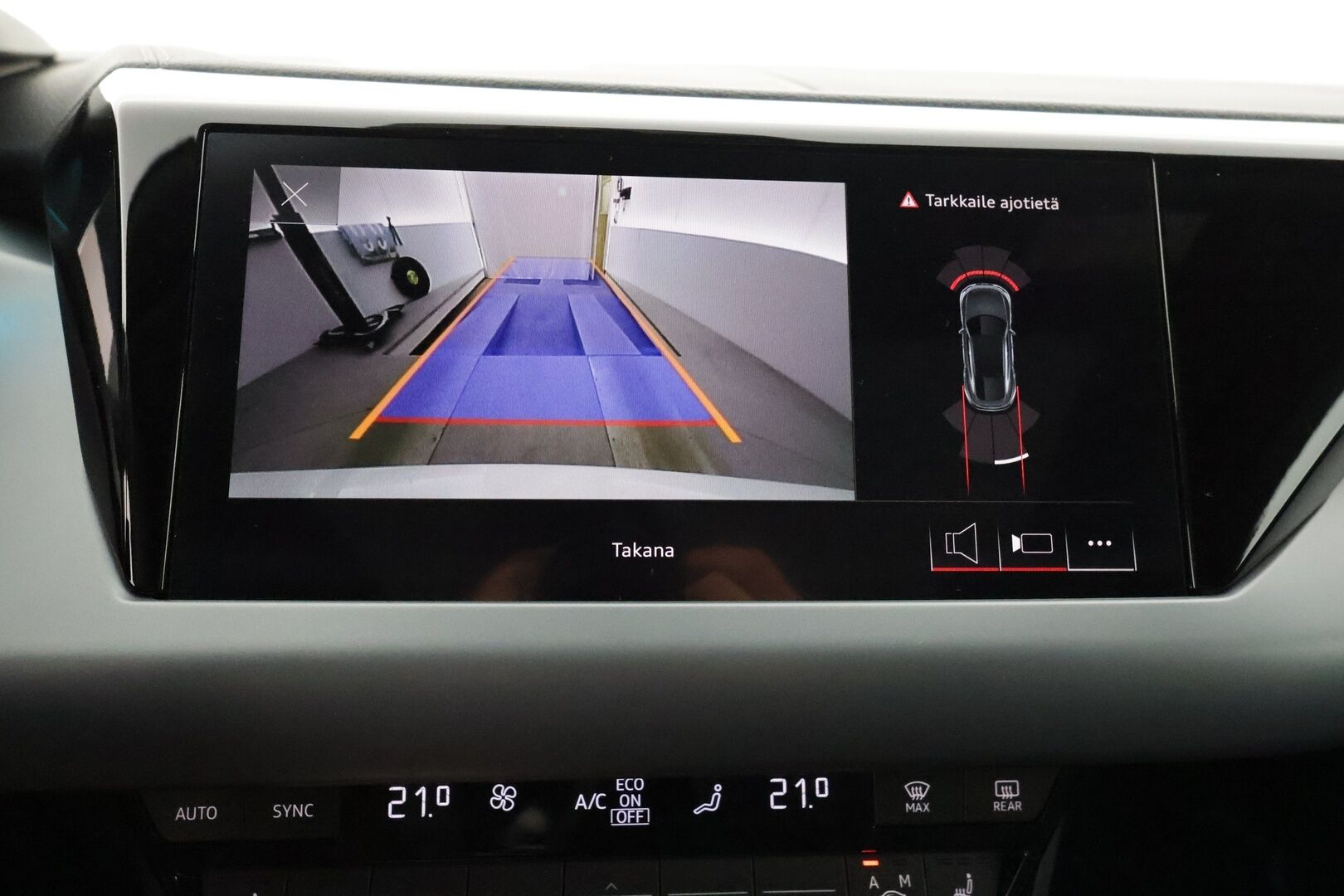 Audi e-tron GT 2022 60 quattro*Lämpöpumppu / ACC/ Ilma-alusta / Teknologia paketti / Matrix LED / Lasikatto / Nahka-alcantara Sporttipenkit* - 2,99 % KORKOTARJOUS TÄHÄN AUTOON - *Uudet kesärenkaat ja 2x alut / Suomi-auto / Supersiisti*
