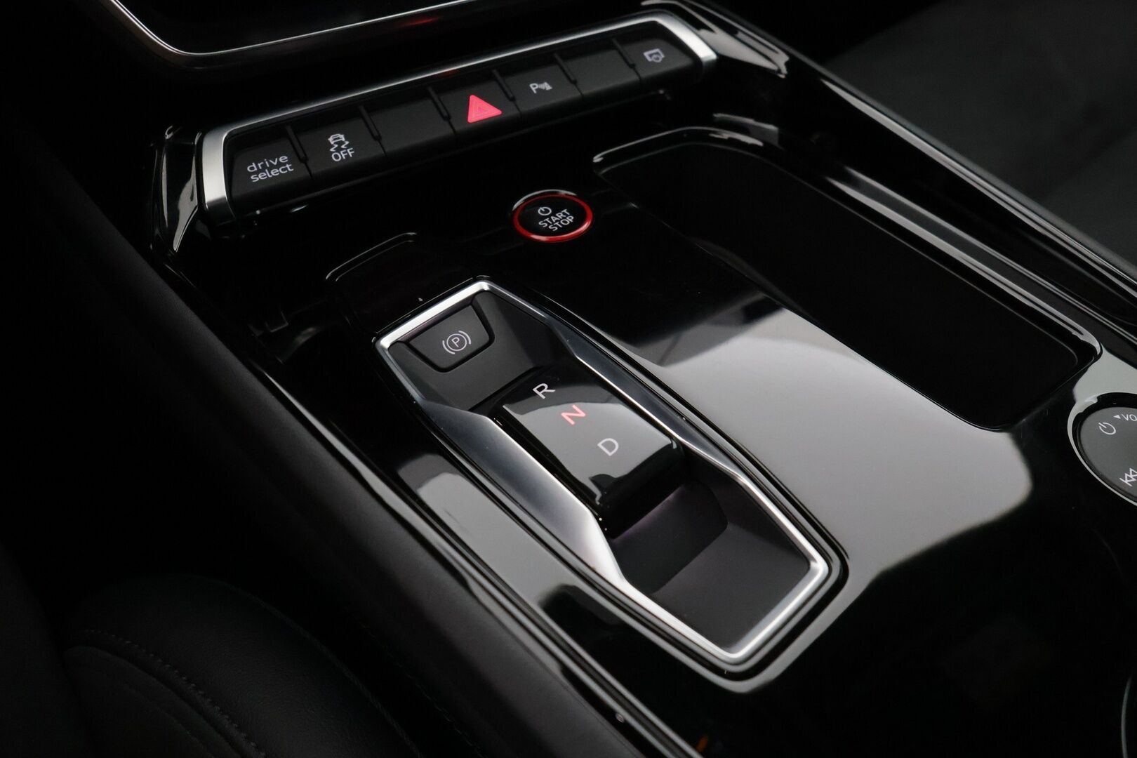 Audi e-tron GT 2022 60 quattro*Lämpöpumppu / ACC/ Ilma-alusta / Teknologia paketti / Matrix LED / Lasikatto / Nahka-alcantara Sporttipenkit* - 2,99 % KORKOTARJOUS TÄHÄN AUTOON - *Uudet kesärenkaat ja 2x alut / Suomi-auto / Supersiisti*