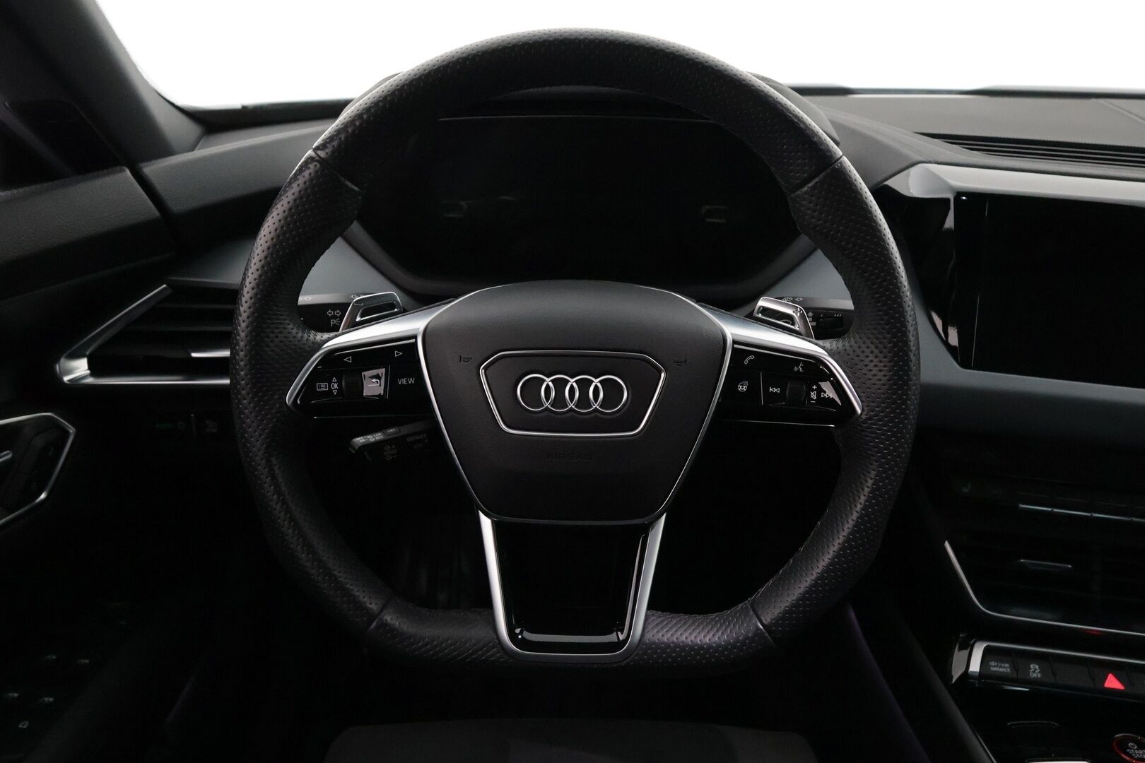 Audi e-tron GT 2022 60 quattro*Lämpöpumppu / ACC/ Ilma-alusta / Teknologia paketti / Matrix LED / Lasikatto / Nahka-alcantara Sporttipenkit* - 2,99 % KORKOTARJOUS TÄHÄN AUTOON - *Uudet kesärenkaat ja 2x alut / Suomi-auto / Supersiisti*