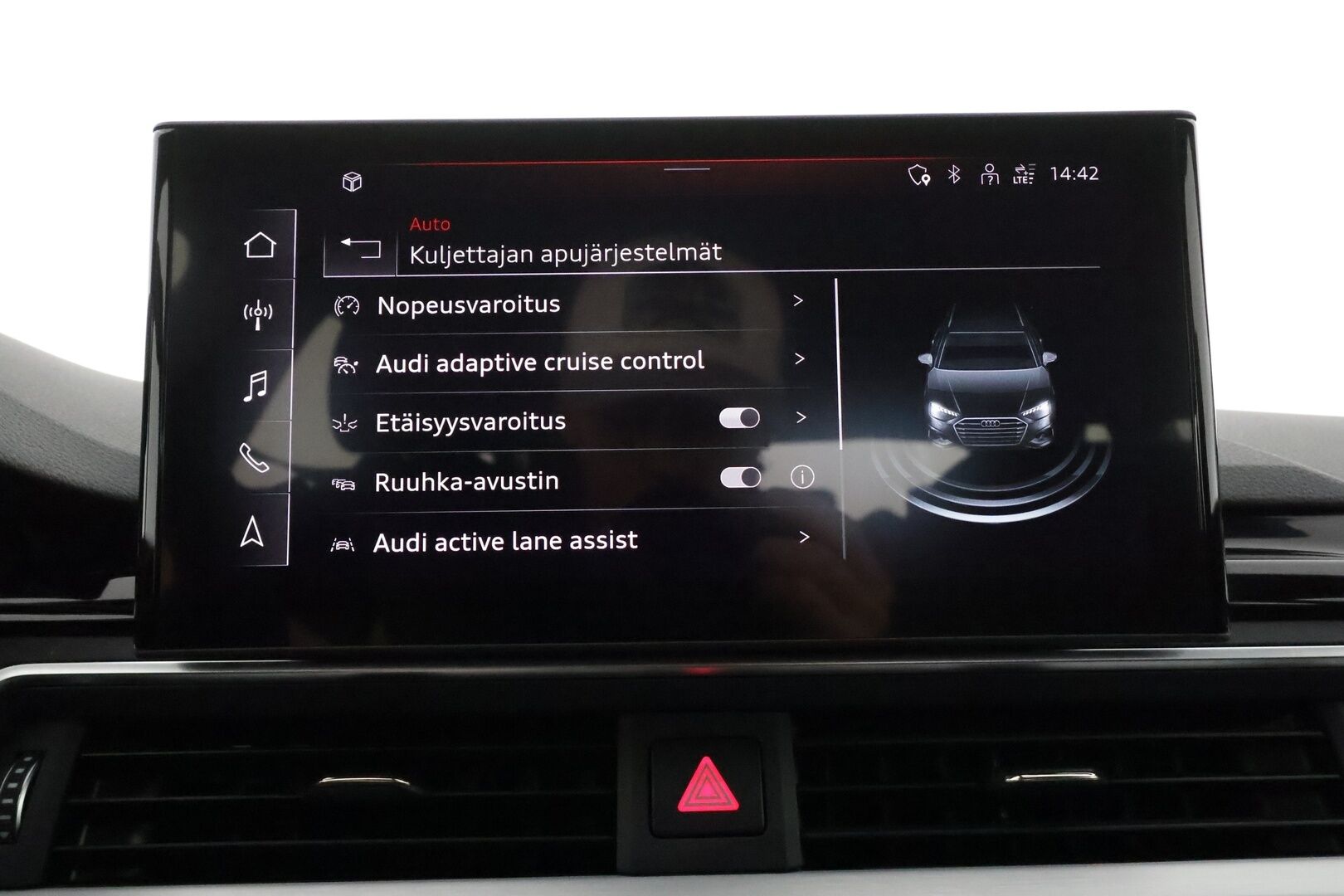 Audi A4 2021 Avant Business Advanced 40 TDI 150 kW MHEV quattro ** Digimittari / ACC / Webasto / Matrix LED / Koukku / P.kamera** - 1.om Suomi-auto / S-Line sisäpaketti / Matrix LED