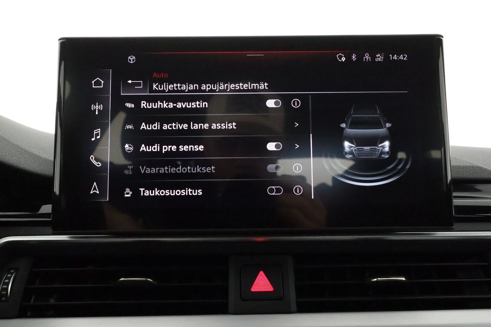Audi A4 2021 Avant Business Advanced 40 TDI 150 kW MHEV quattro ** Digimittari / ACC / Webasto / Matrix LED / Koukku / P.kamera** - 1.om Suomi-auto / S-Line sisäpaketti / Matrix LED