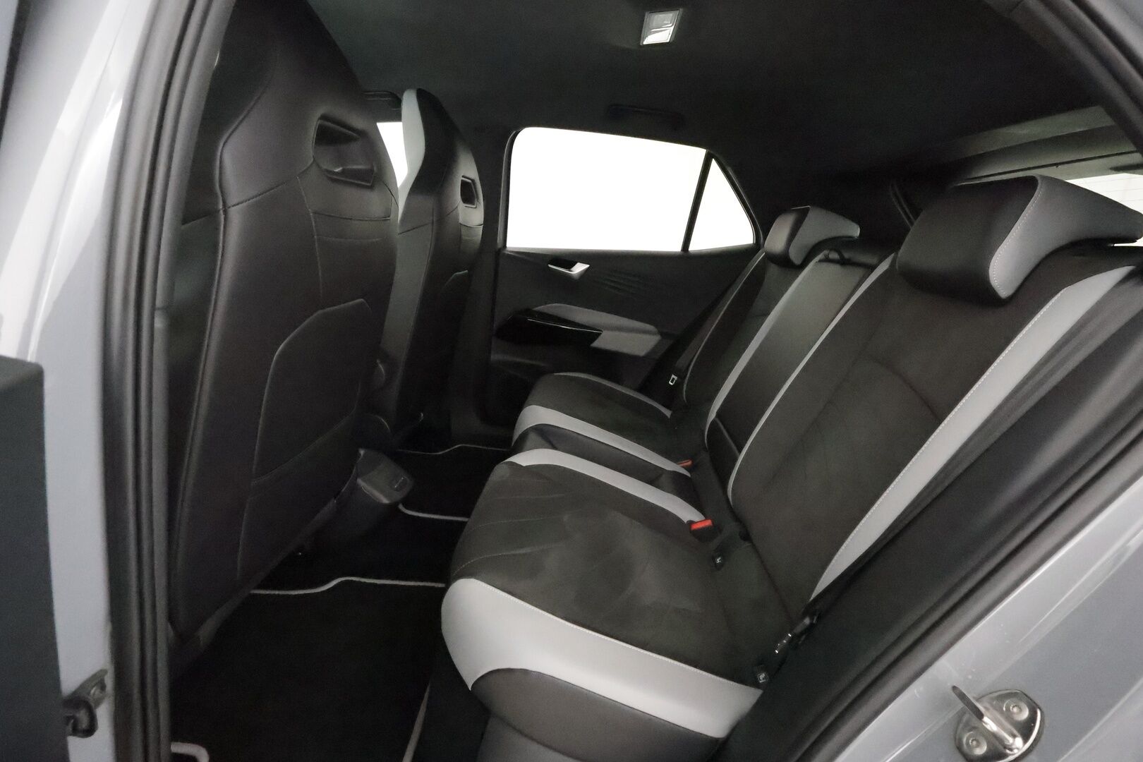 Volkswagen ID.3 2021 Pro S 150 kW, akku 77 kWh ** Lämpöpumppu / Adapt.vakkari / IQ LED / HUD / Hierovat sporttipenkit / Keyless - Akku kuntotarkastettu / P.kamera / Apple&Android / 2x renkaat 